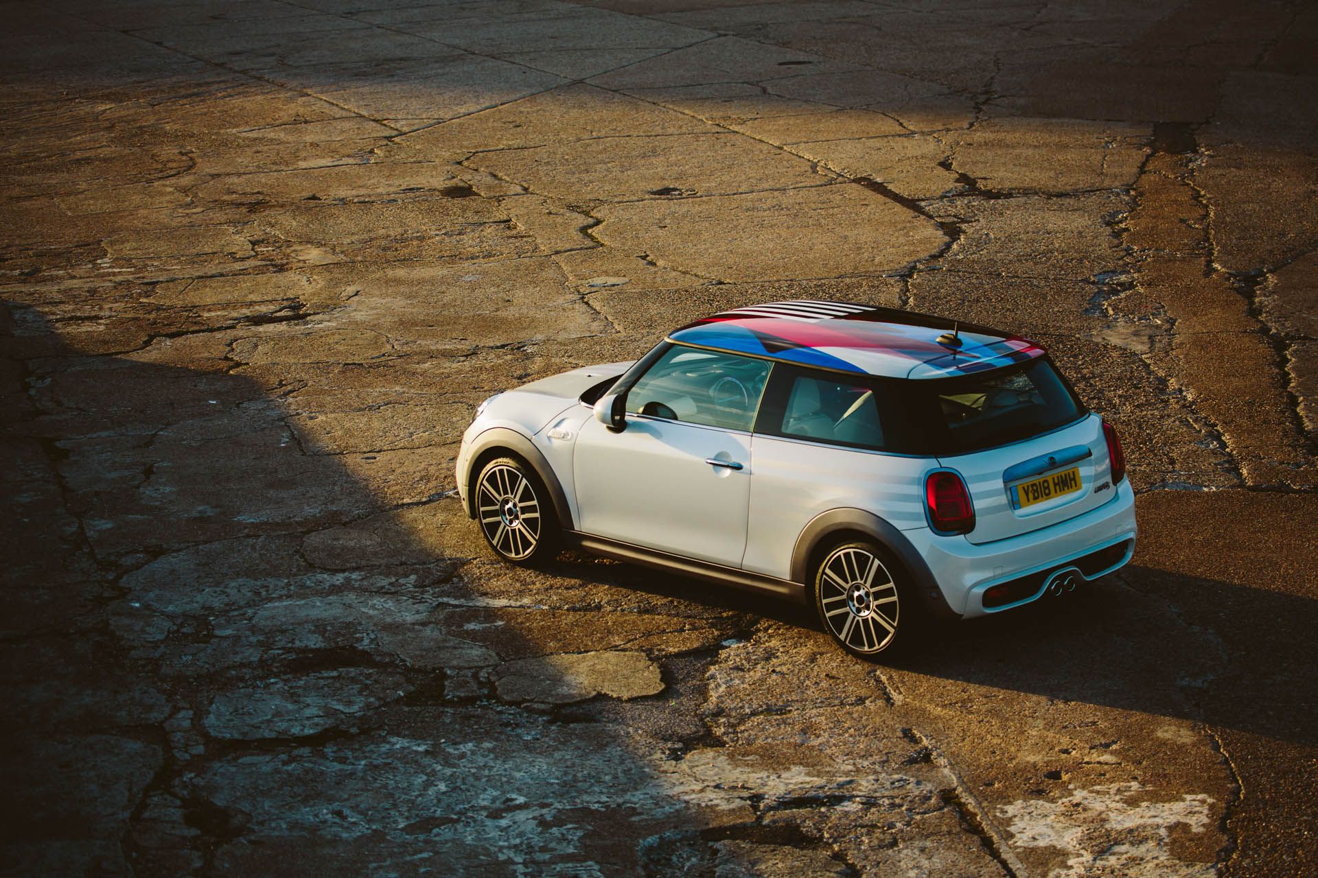 mini-royal-wedding-18 Mini Makes A Royal Hatch For The Royal Wedding