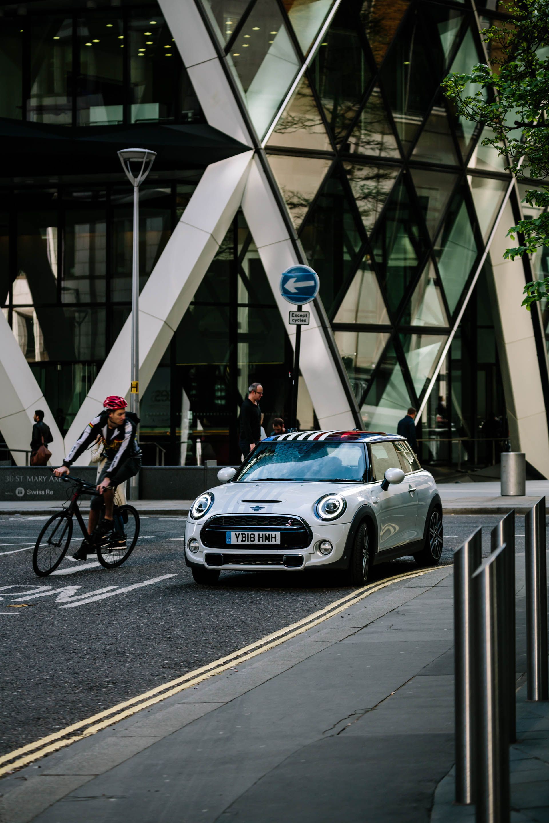 mini-royal-wedding-36 Mini Makes A Royal Hatch For The Royal Wedding