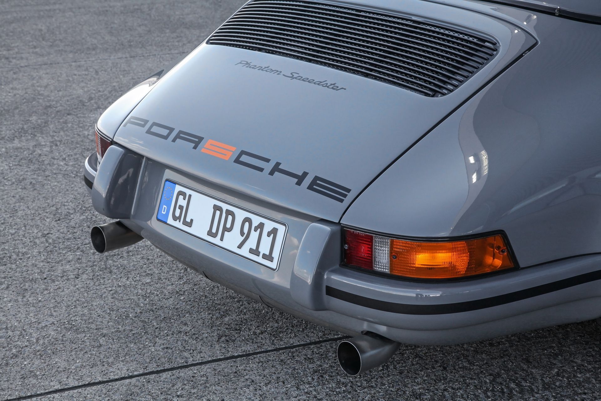 porsche-911-speedster-dp-motorsport-tuning-10 Retro-Looking Porsche 911 Speedster Started Life As A 1989 Targa