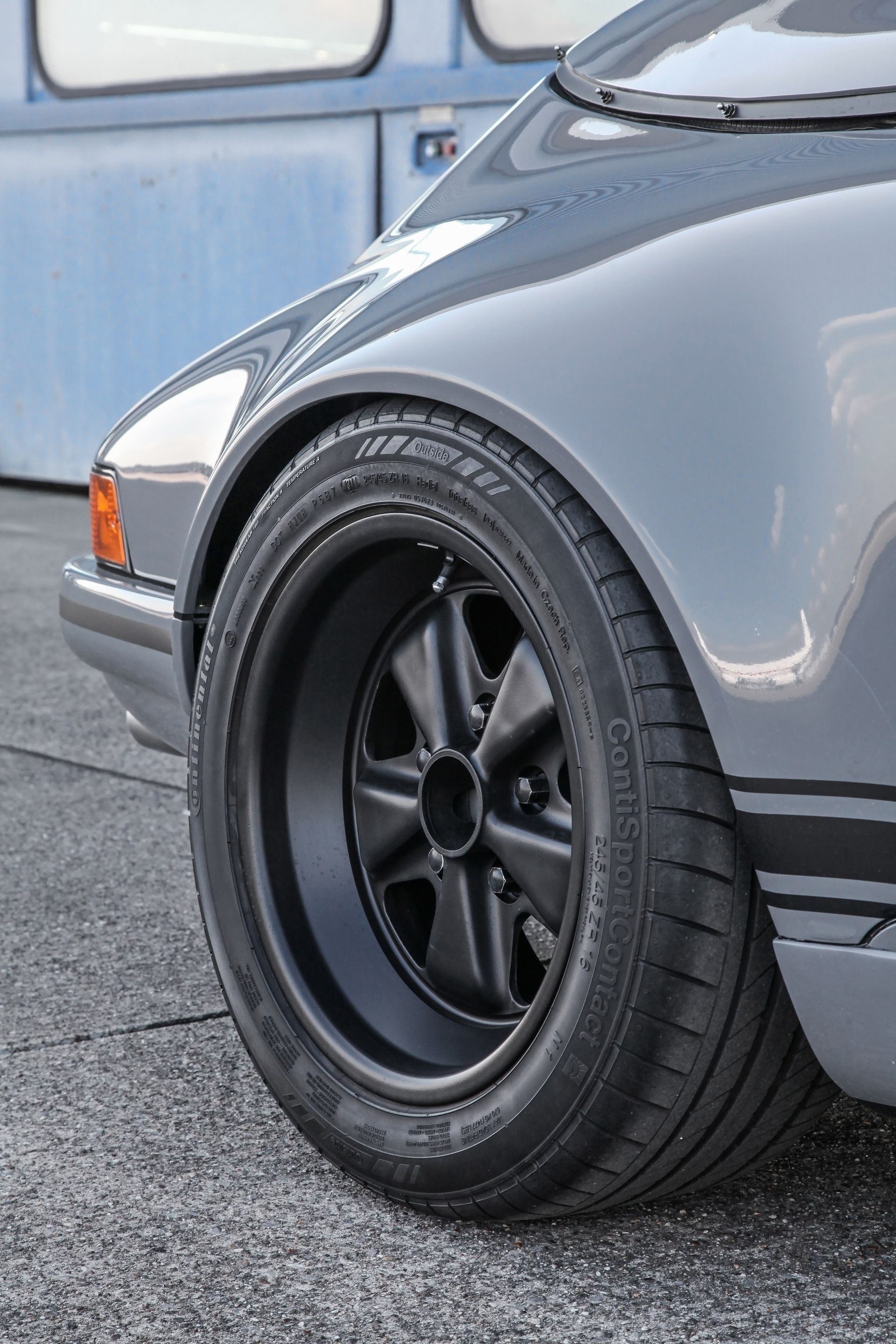 porsche-911-speedster-dp-motorsport-tuning-3 Retro-Looking Porsche 911 Speedster Started Life As A 1989 Targa