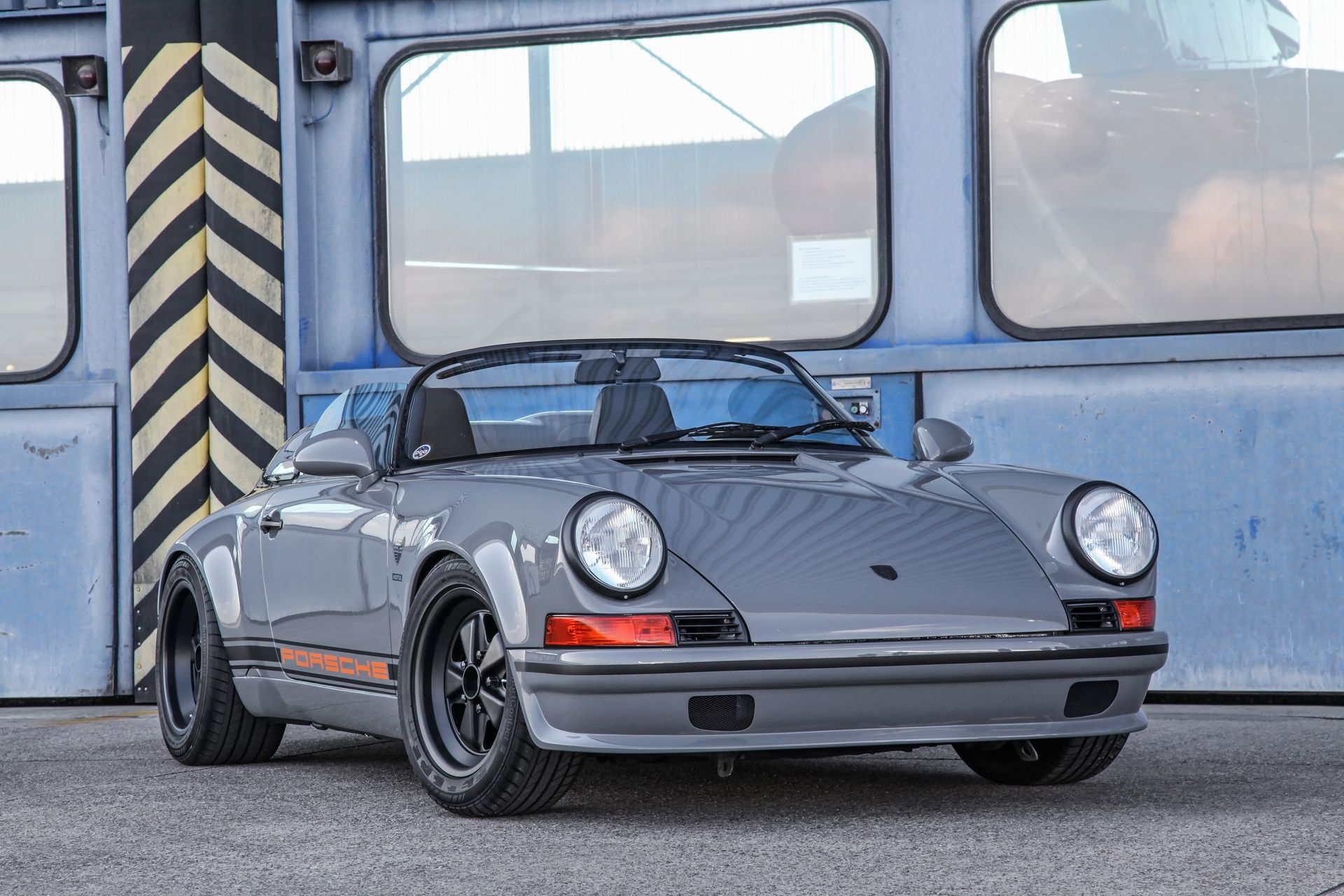 porsche-911-speedster-dp-motorsport-tuning-6 Retro-Looking Porsche 911 Speedster Started Life As A 1989 Targa