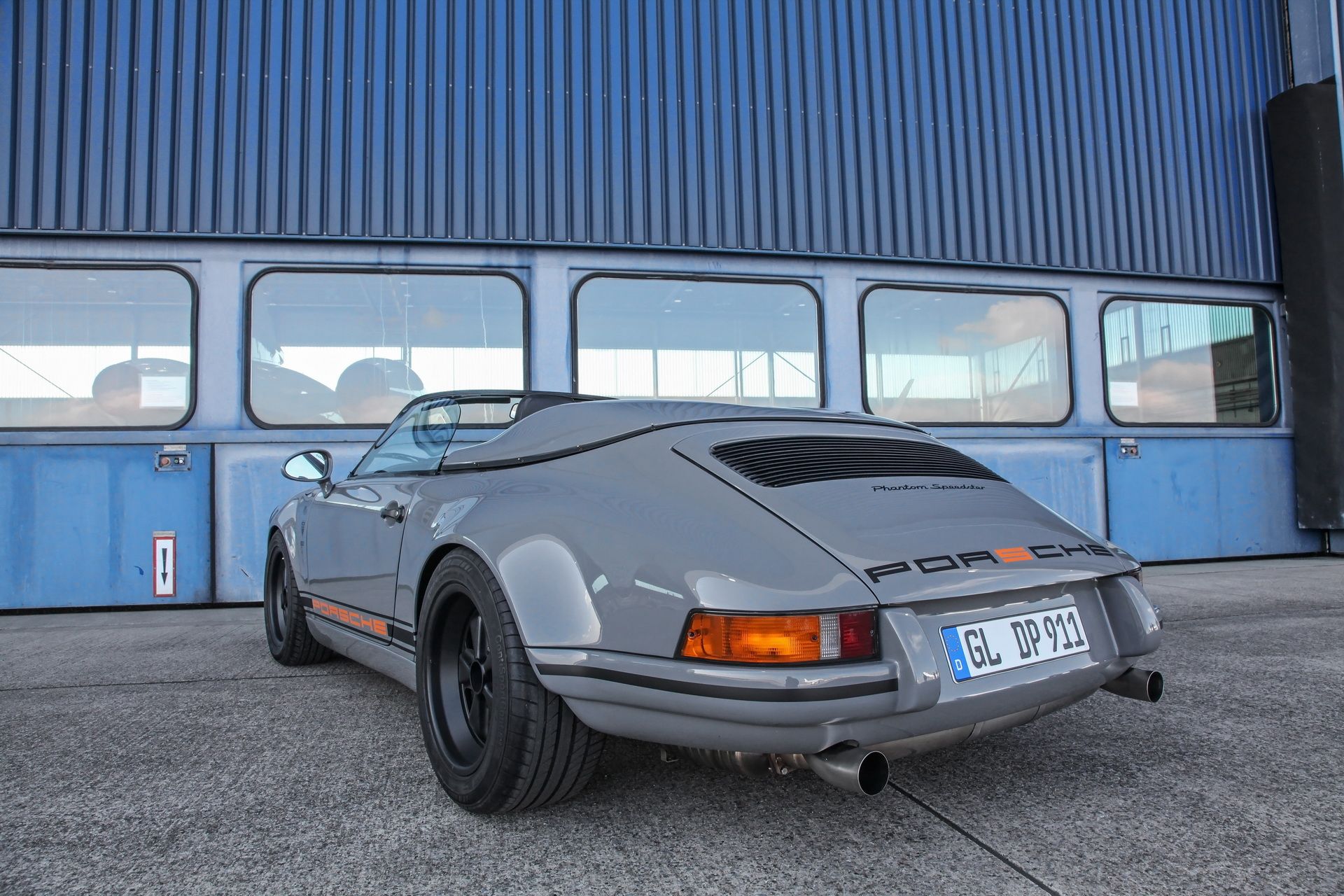 porsche-911-speedster-dp-motorsport-tuning-7 Retro-Looking Porsche 911 Speedster Started Life As A 1989 Targa