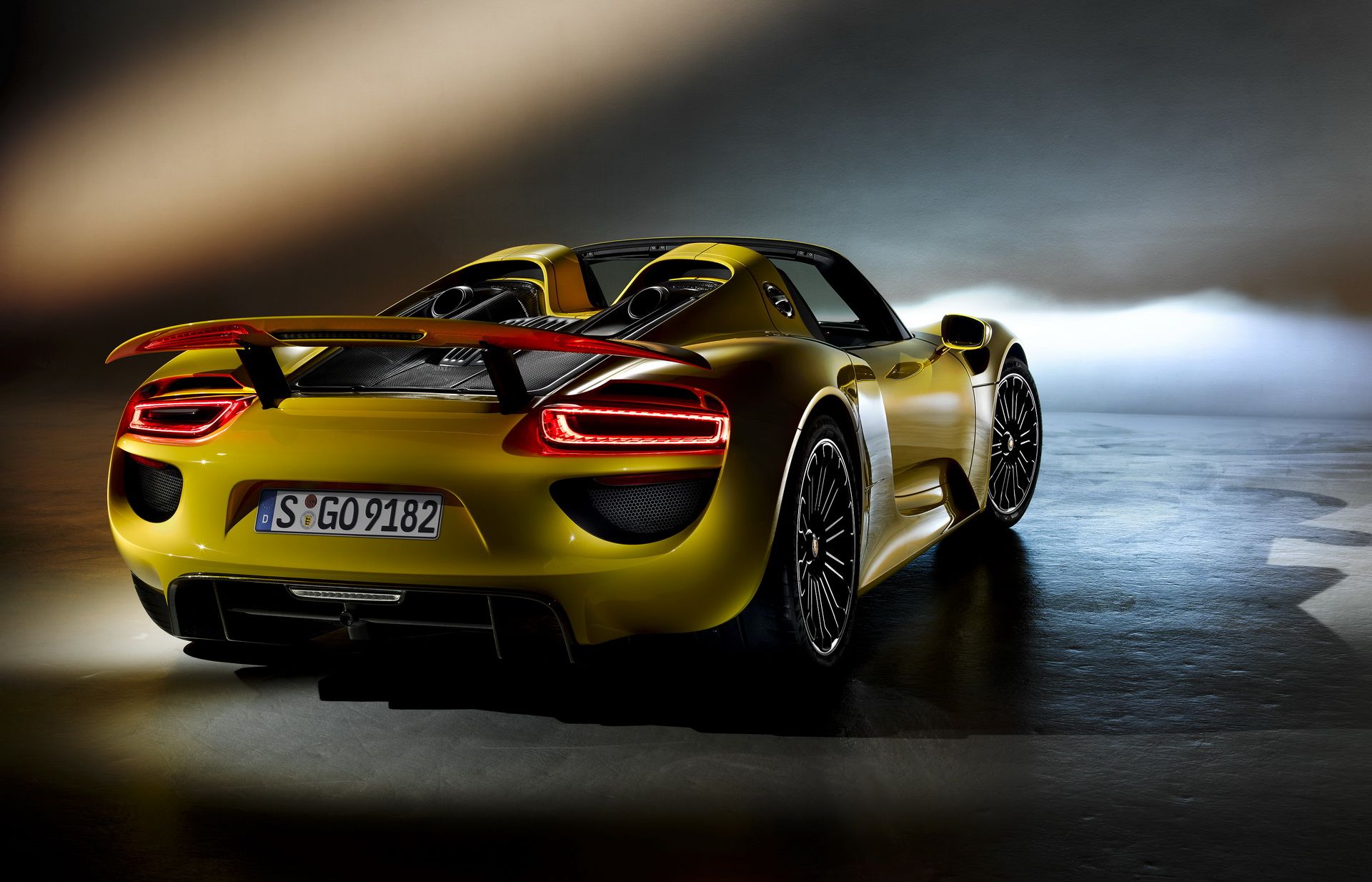 porsche-918-spyder-10 Porsche 918 Spyder Recalled In USA For Suspension Issue