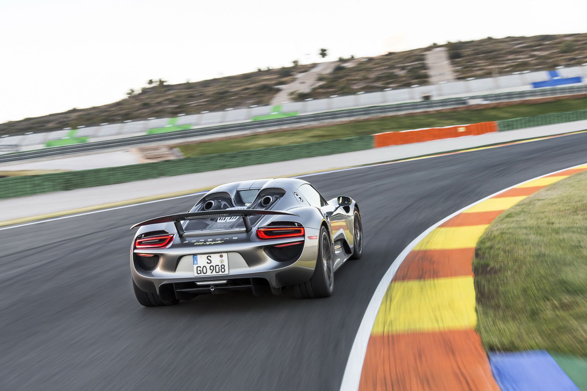 porsche-918-spyder-5 Porsche 918 Spyder Recalled In USA For Suspension Issue