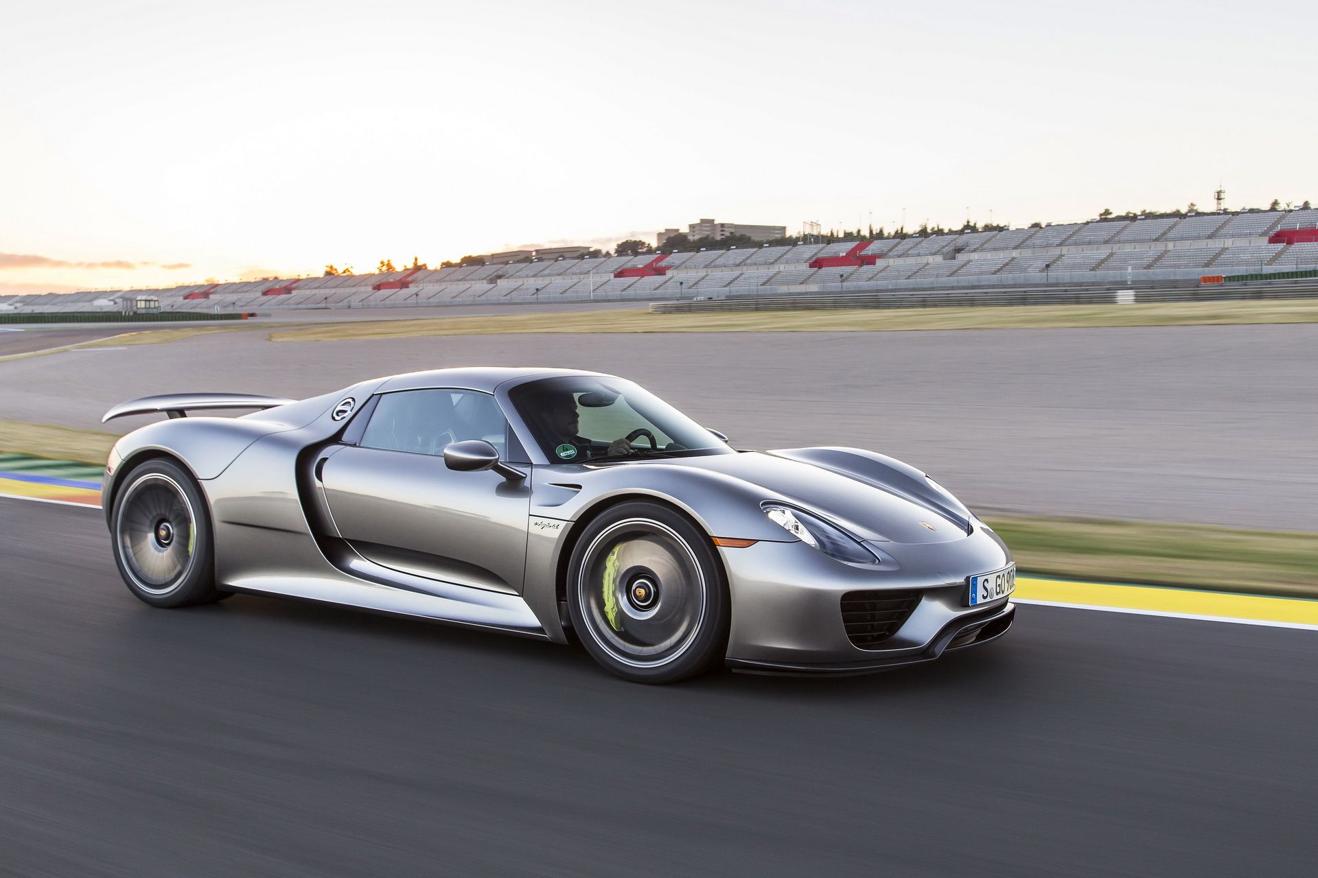 porsche-918-spyder-6 Porsche 918 Spyder Recalled In USA For Suspension Issue