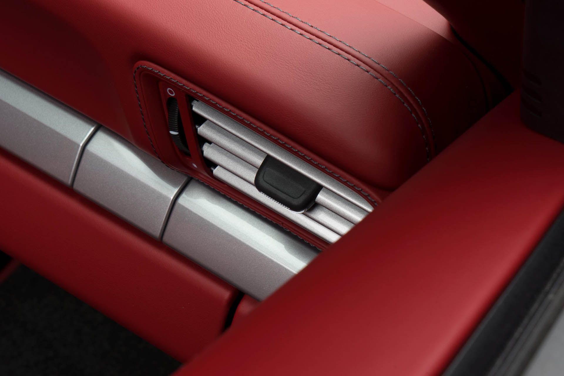 porsche-exclusive-911-cabrio-6 Porsche Exclusive Kept The Party Inside This 911 Cabrio