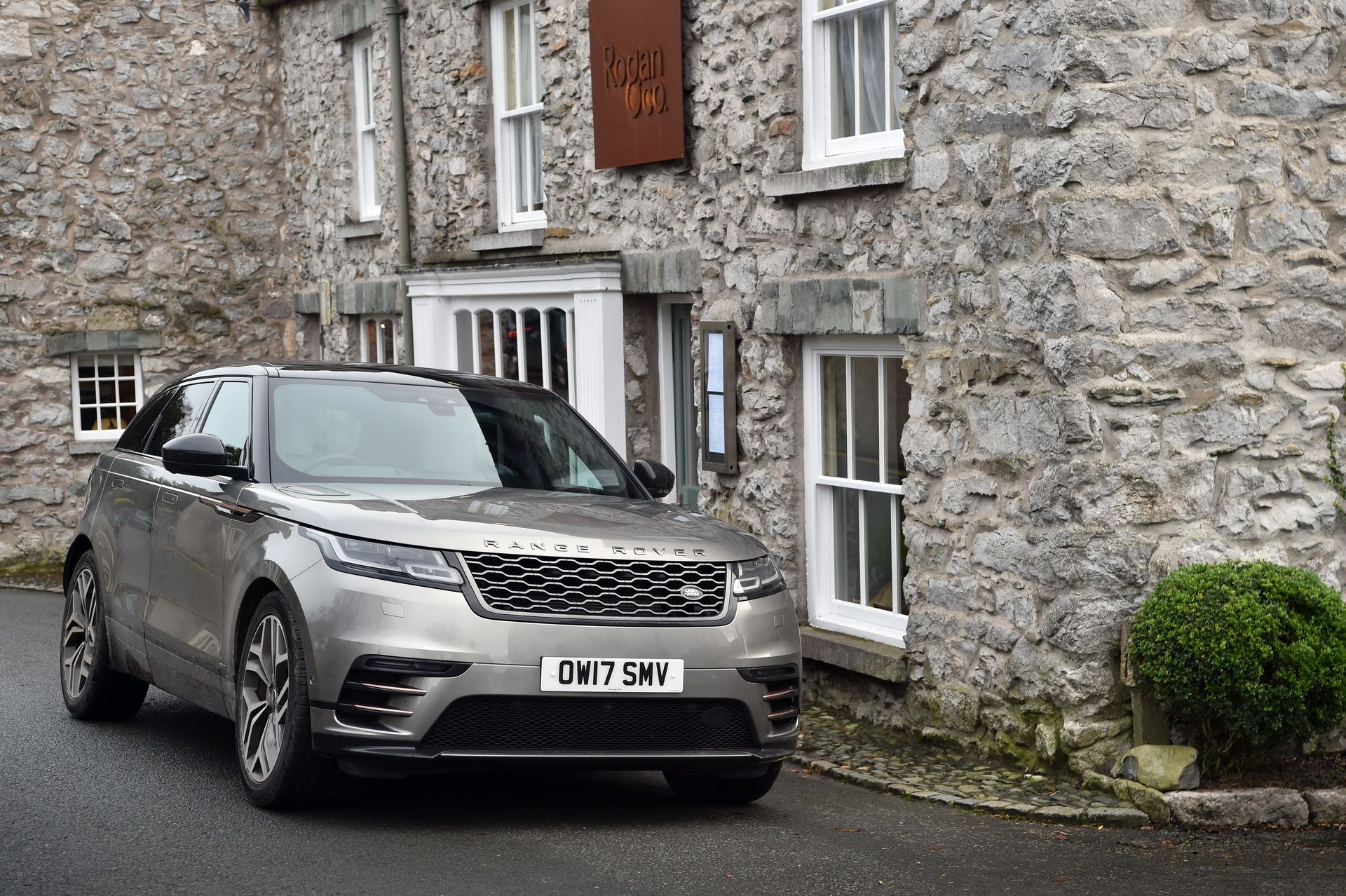 range-rover-velar-new-engine-uk-3 Range Rover Velar Gains D275 V6 Diesel, New Safety Tech