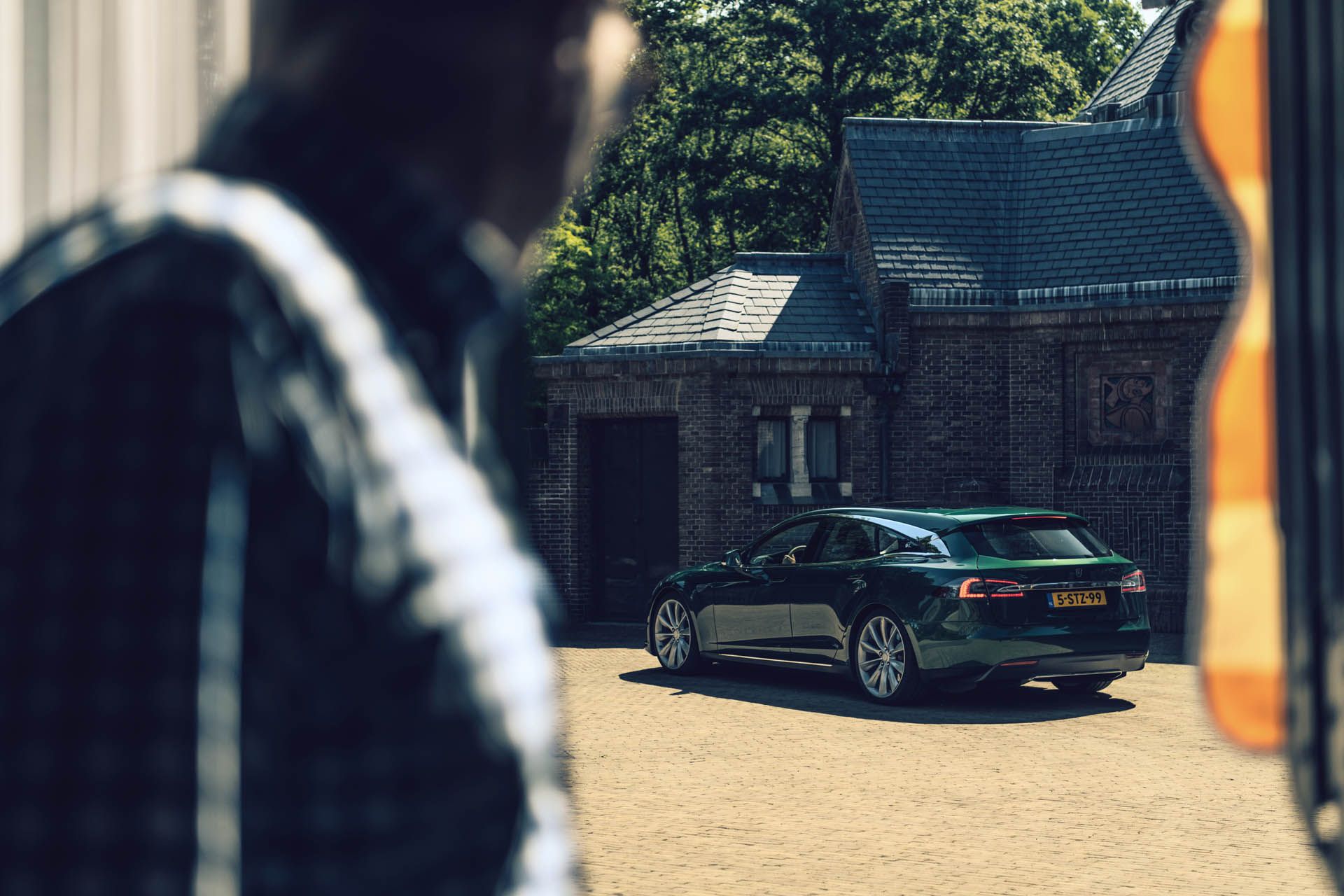 tesla-model-s-shooting-brake-remetzcar-09 Tesla Model S Shooting Brake Is Ready To Start Wagon Its Tail