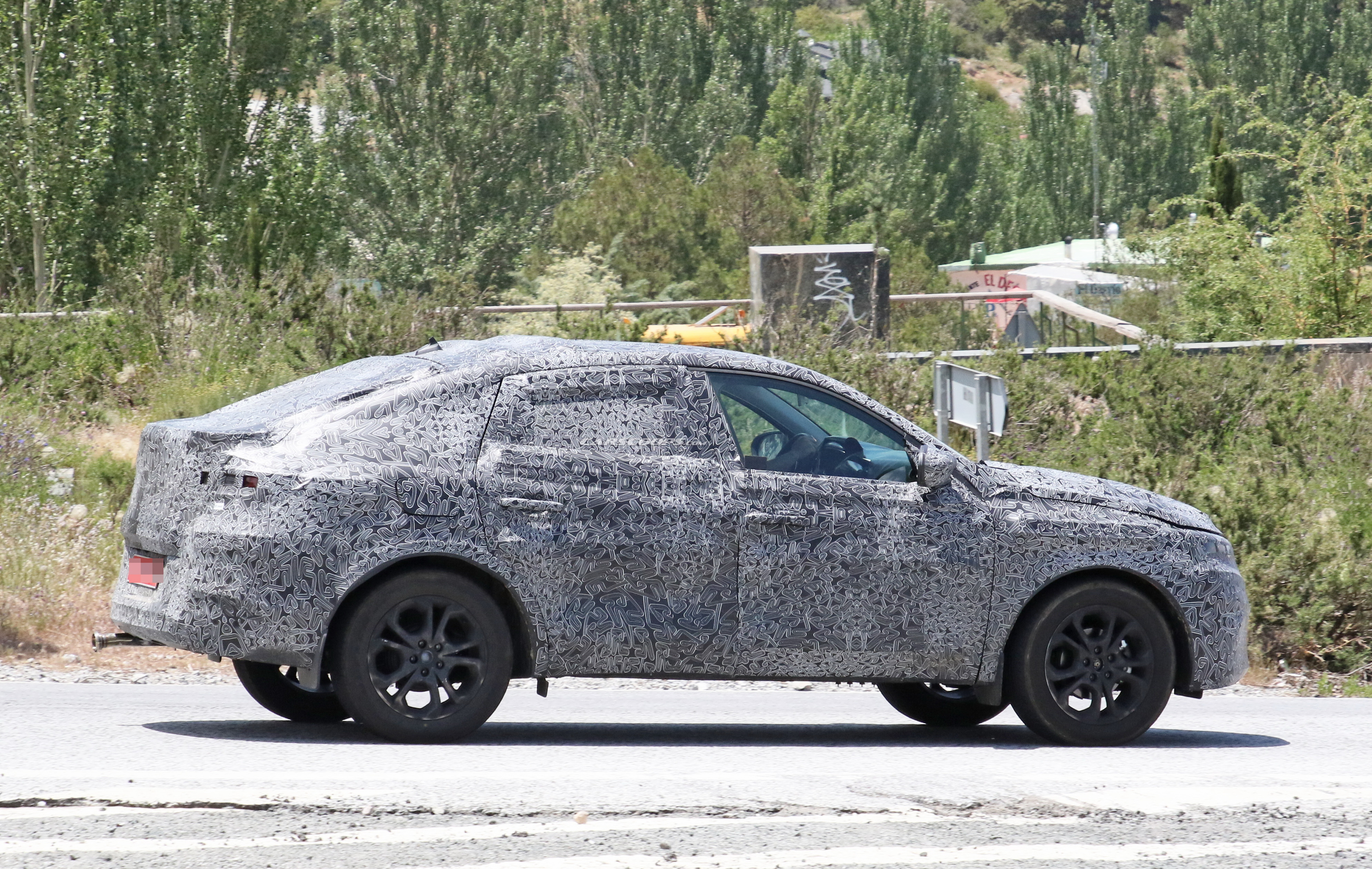 Renault Captur Coupe 10 SUV Renault Captur Coupe Spied: Your Budget BMW X6 For The Masses Is On The Way