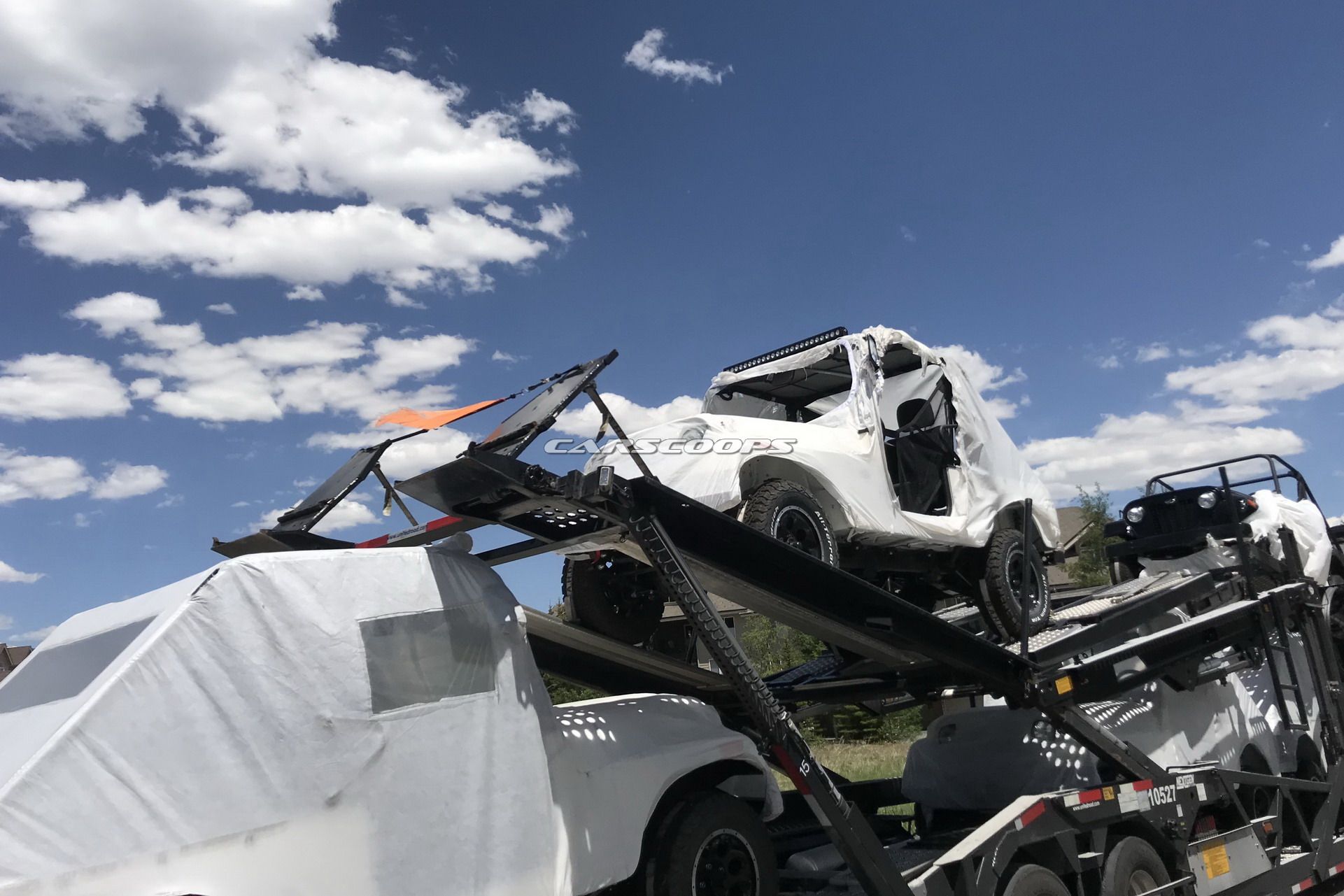 Mahindra-Jeep-23 Mahindra’s Jeep-Like Roxor Spotted On The Way To Dealers