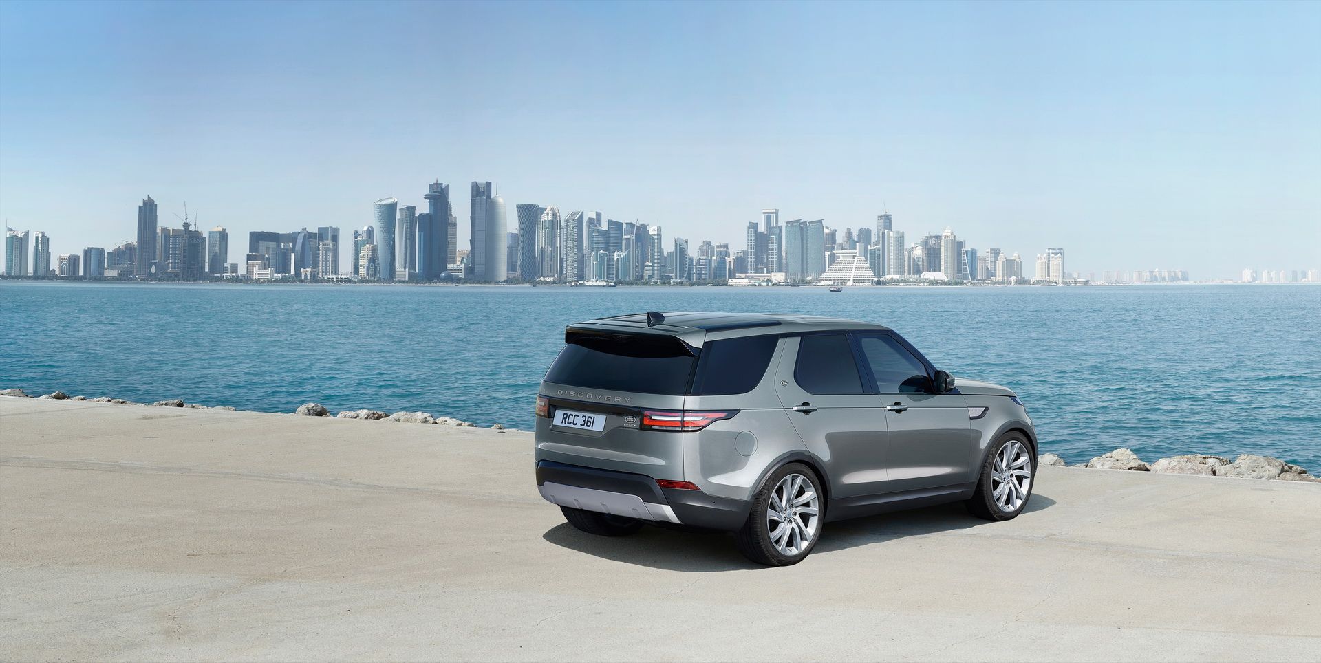 2019-land-rover-discovery-2 Land Rover Discovery Gains New SDV6 Diesel And Safety Features