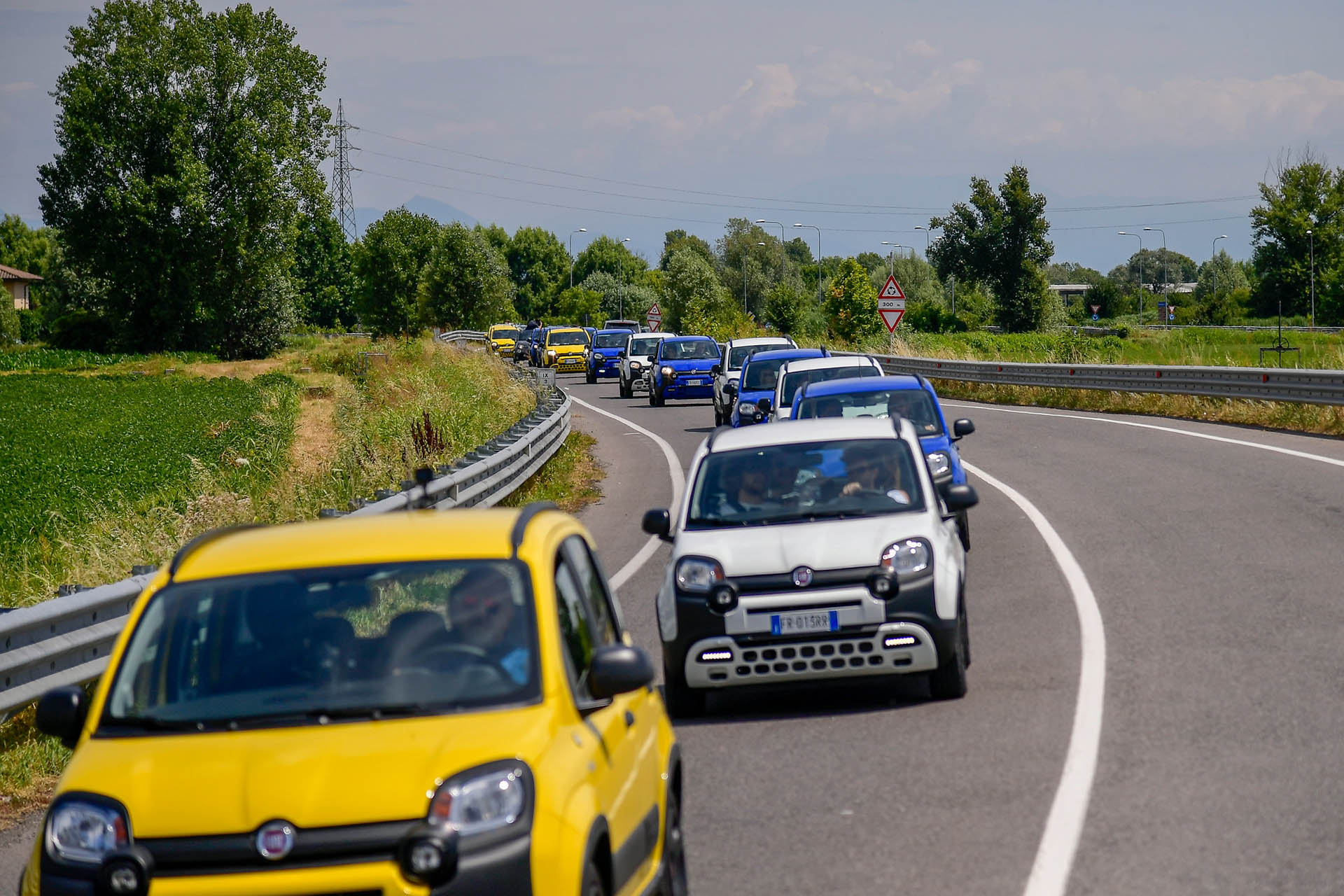 Nuova “Panda Waze” protagonista al raduno annuale di “Pandisti” a “Pandino” Record Gathering Goes To Show Just How Many Pandas Fiat Sells