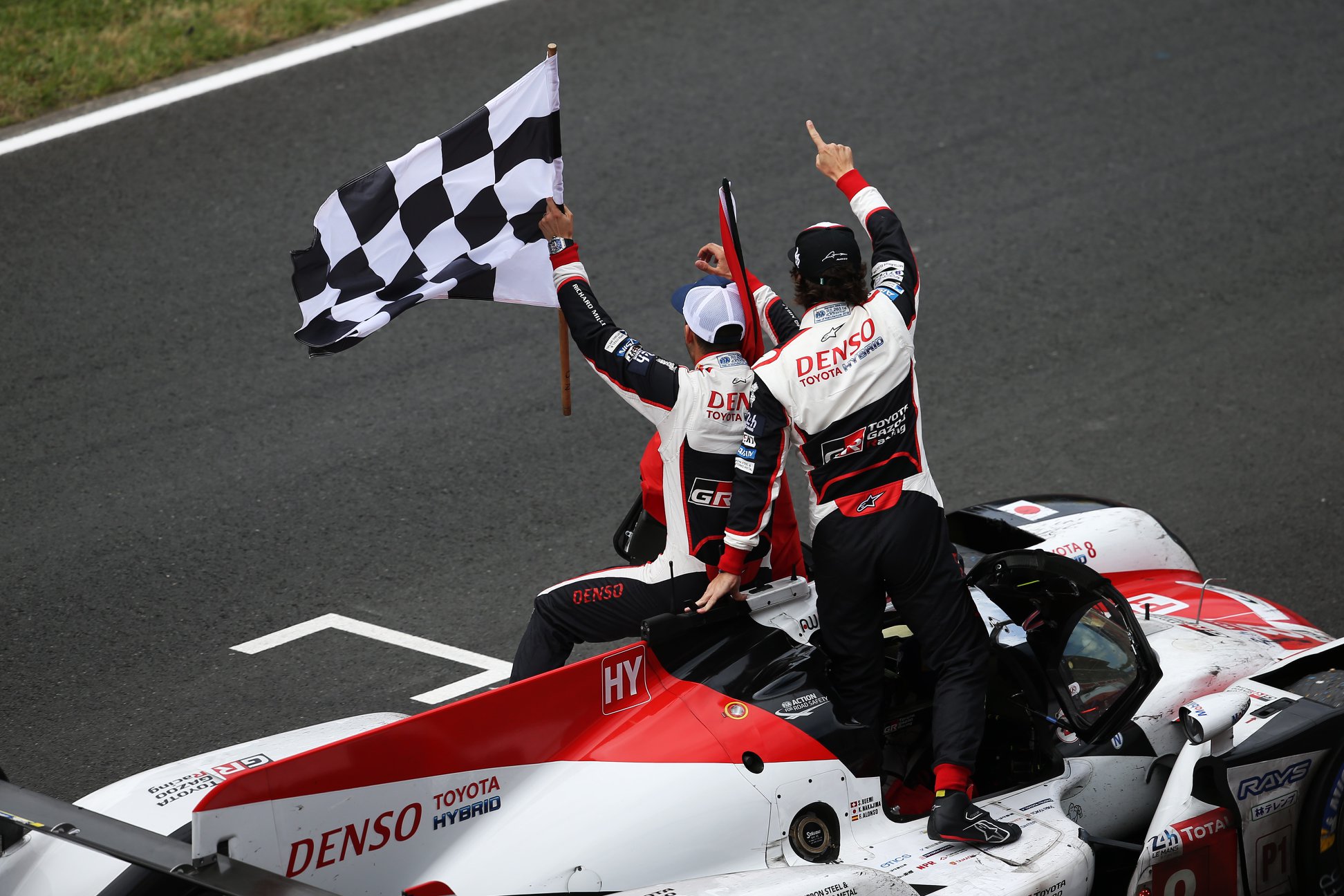 Toyota-Le-Mans-24-Hours-Fernando-Alonso-28 Toyota Wins At Le Mans With Fernando Alonso, Nakajima, and Buemi