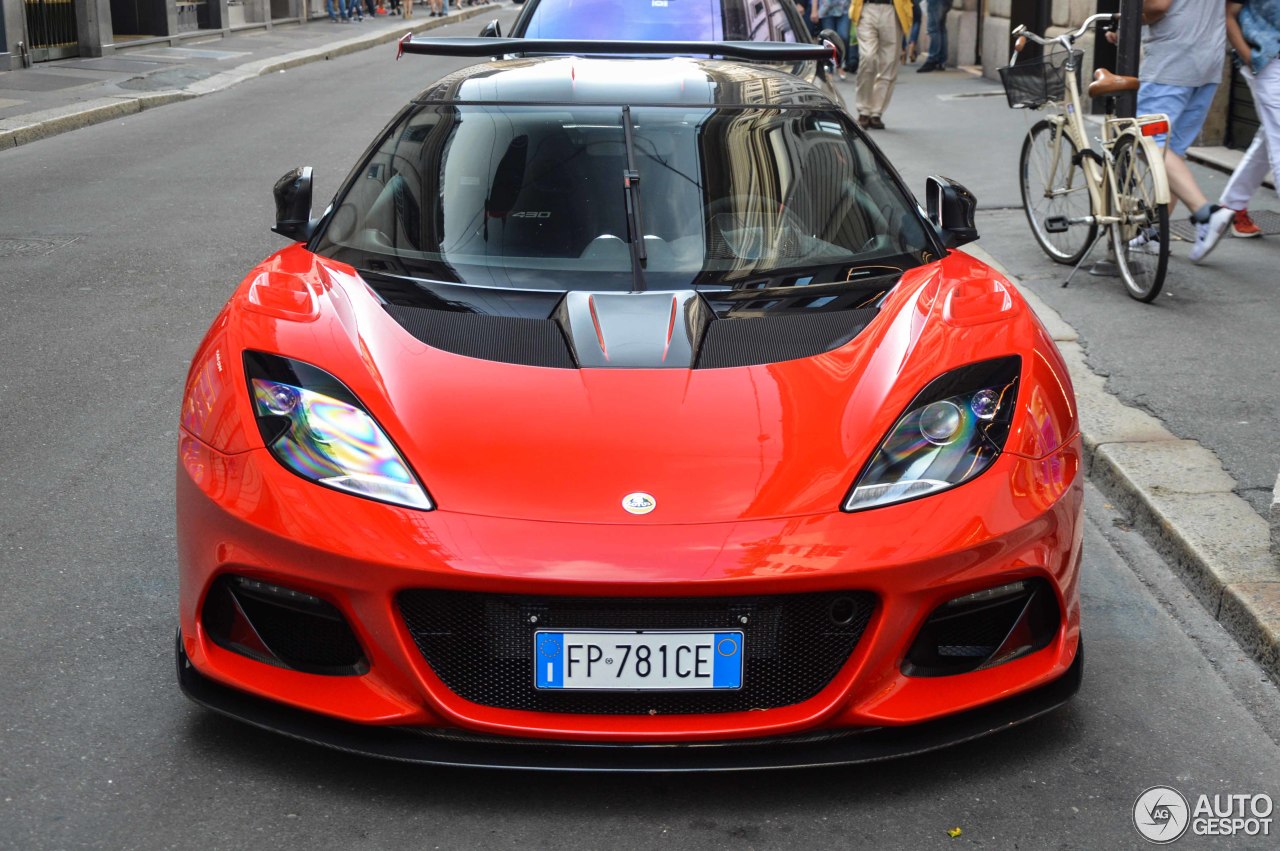 lotus-evora-gt430-spotted-milan-2 Two-Tone Lotus Evora GT430 Turns Is An Unlikely Head-Turner