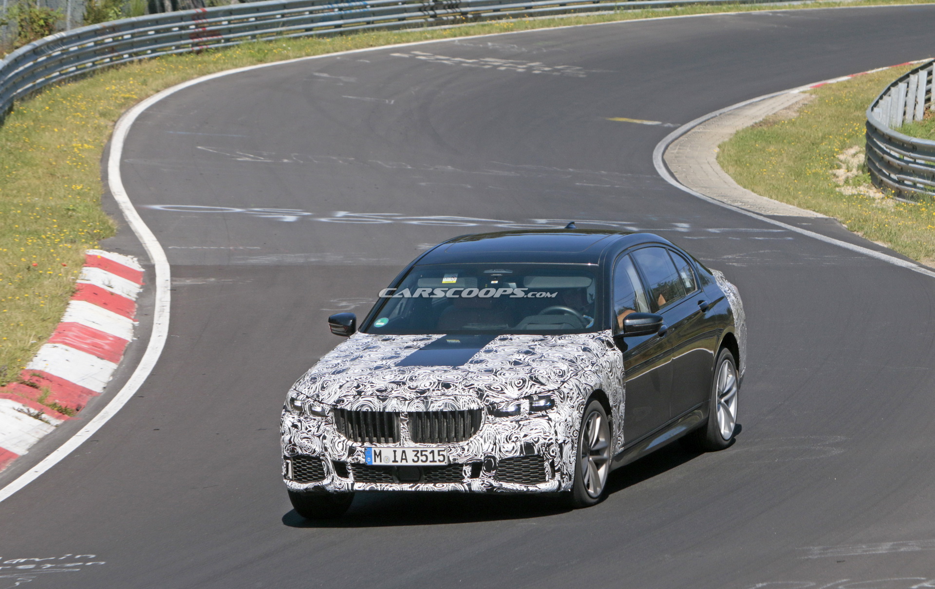 2019 BMW 7-Series Facelift-5 Facelifted 2019 BMW 7-Series Spied In Base And M760Li xDrive Forms
