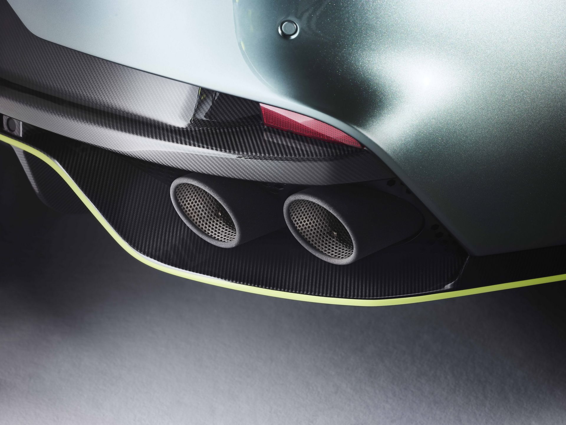 2019-aston-martin-rapide-amr-7 Aston Martin Rapide AMR Debuts In Limited Numbers With 603PS