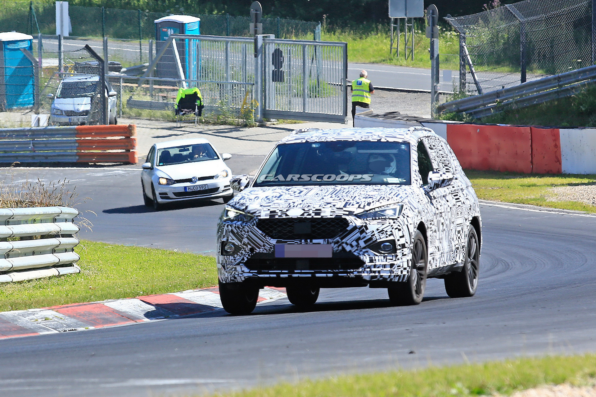seat-tarraco-prototype-spied-ring-1 Seat Tarraco Begins Track Testing Wearing Production Headlights And Taillights