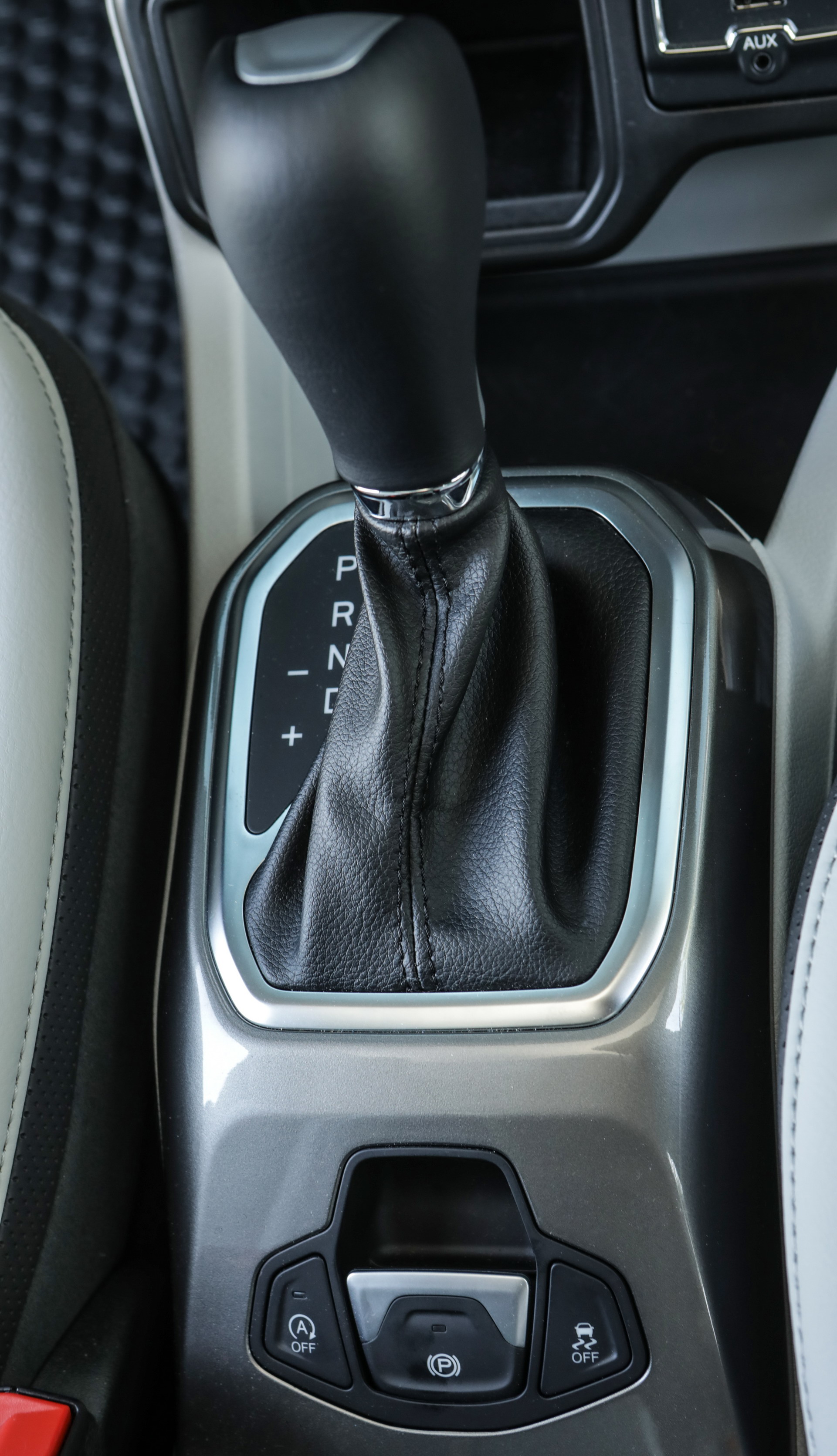 2019 Jeep Renegade Facelift 37 2019 Jeep Renegade Gets Cute Makeover And New Engines: Full Details, Photos & Video