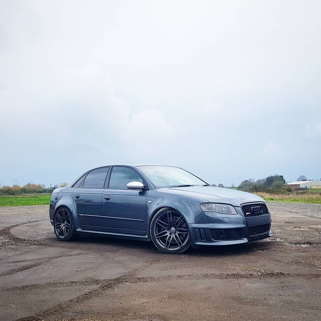 audi-rs4-b7-tuning-3 Who Needs Fireworks With This Fiery Audi RS4 In His Driveway?