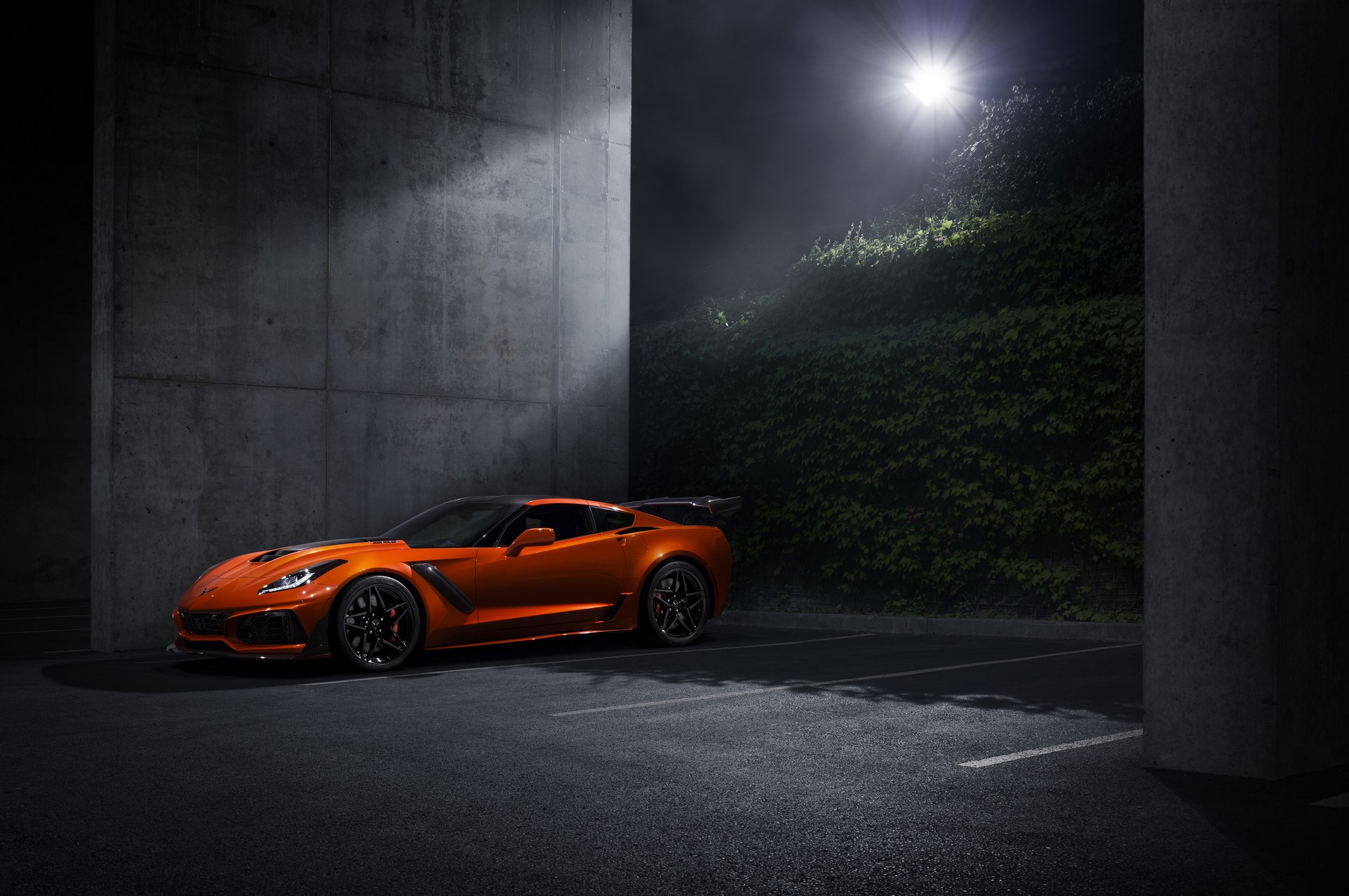 2019-Corvette-ZR1-2 Chevrolet Corvette ZR1 Shown Hitting Almost 215 MPH