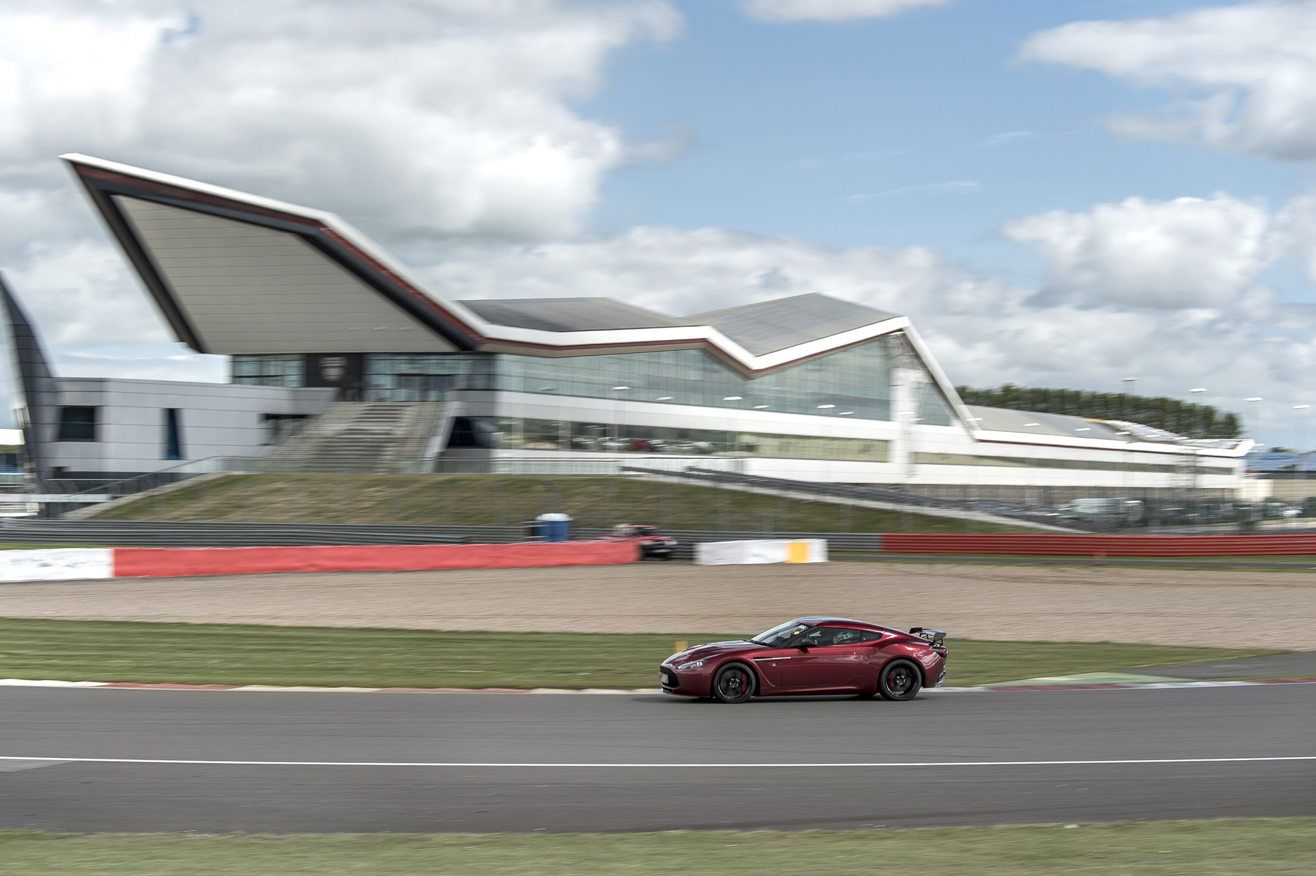 Silverstone-Aston-Martin-03 Aston Martin Opening New Test Center At Silverstone Circuit