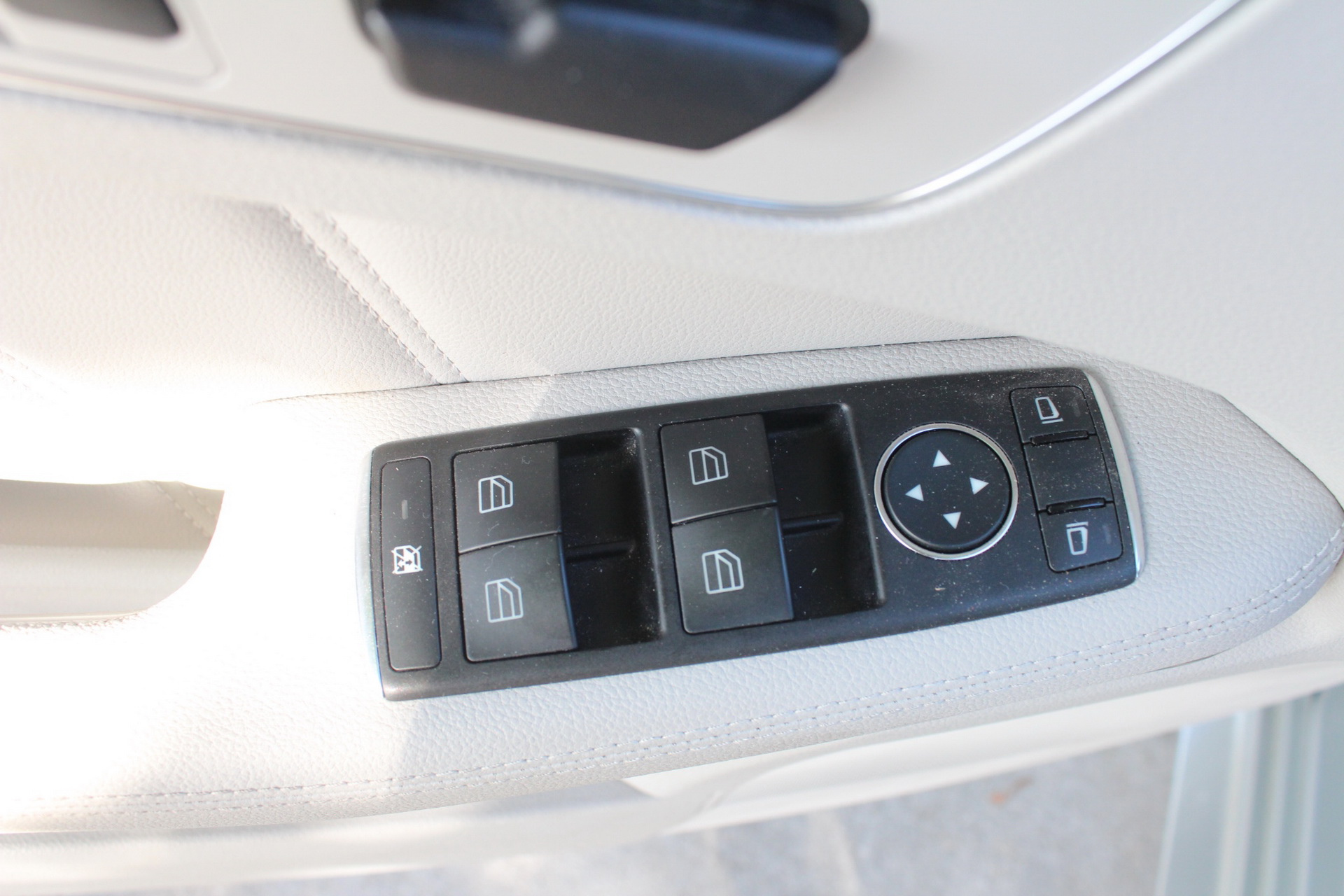 2012-mercedes-e63-wagon-used-bat-auction-38 Fully Loaded 2012 Mercedes E63 AMG Wagon Fails To Convince Bidders