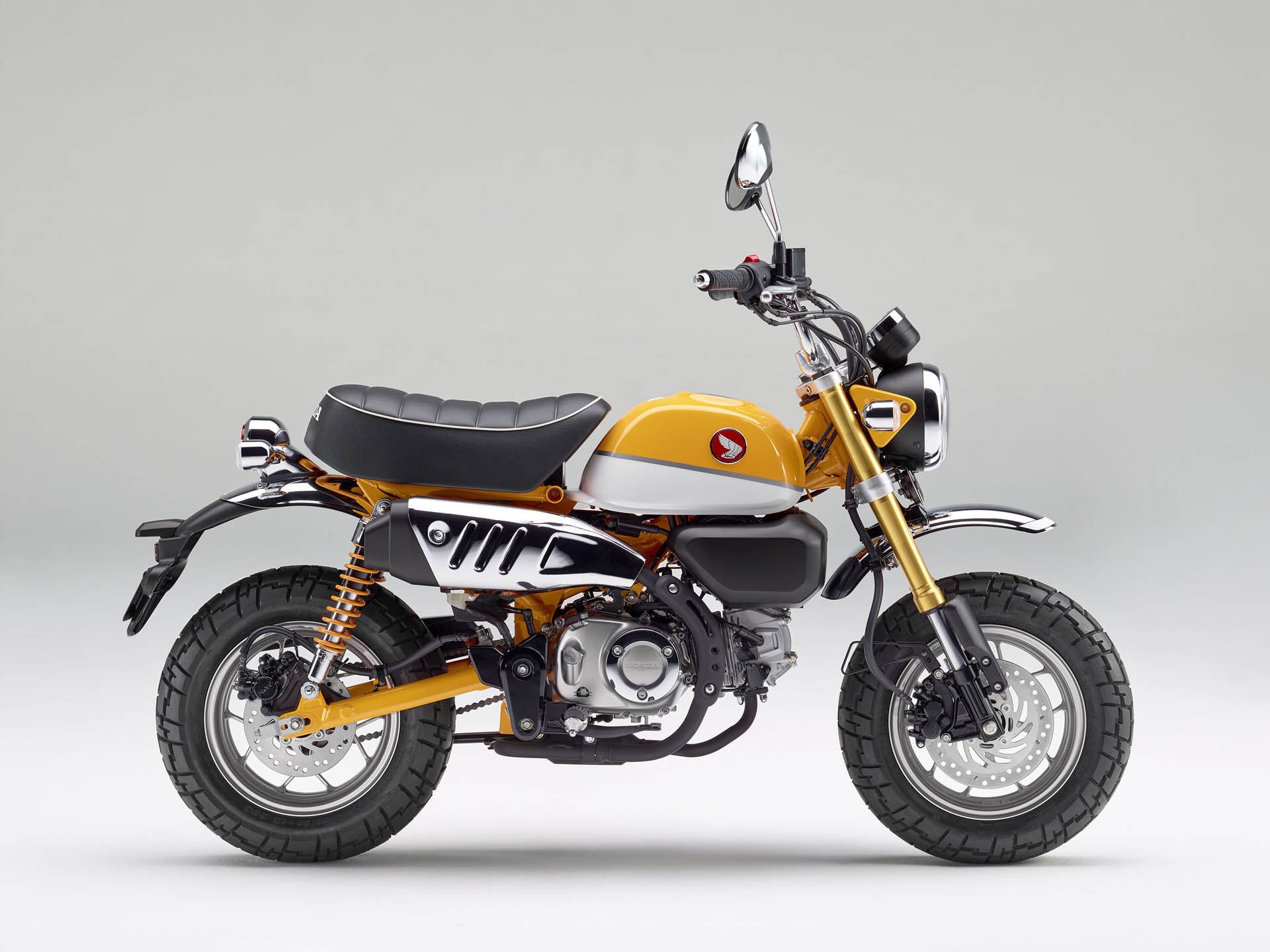 19 Honda Monkey_Banana Yellow RHP copy Minibikers Rejoice: Honda’s Bringing The Monkey And Super Cub To The US