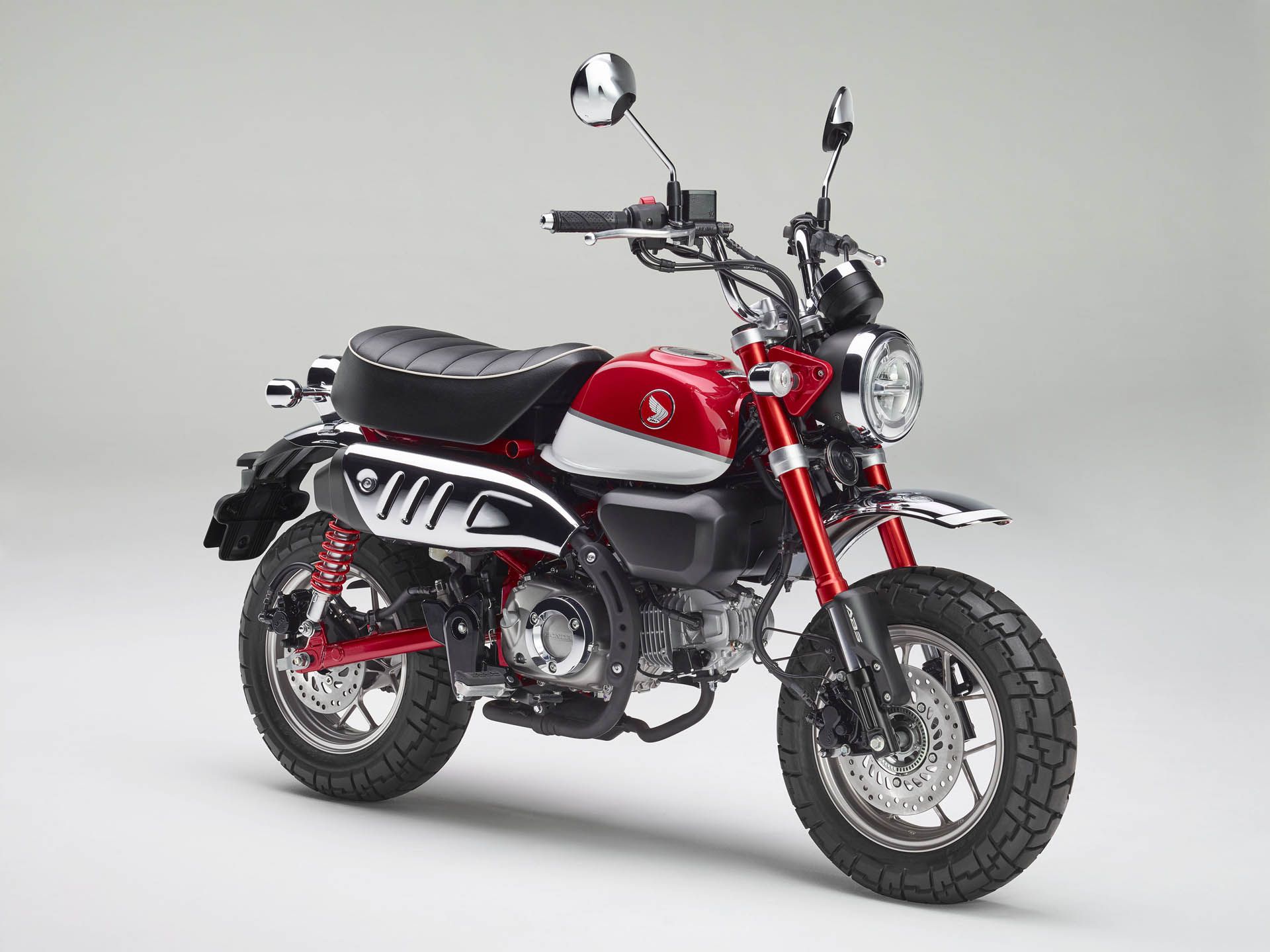 19 Honda Monkey_Pearl Nebula Red 34R copy Minibikers Rejoice: Honda’s Bringing The Monkey And Super Cub To The US