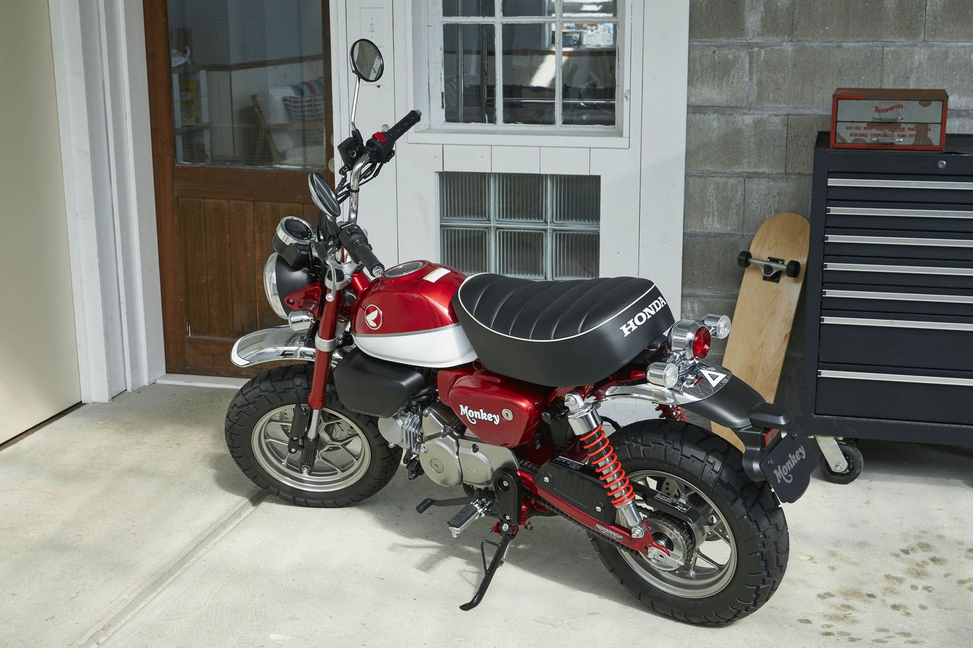 19 Honda Monkey_rear copy Minibikers Rejoice: Honda’s Bringing The Monkey And Super Cub To The US