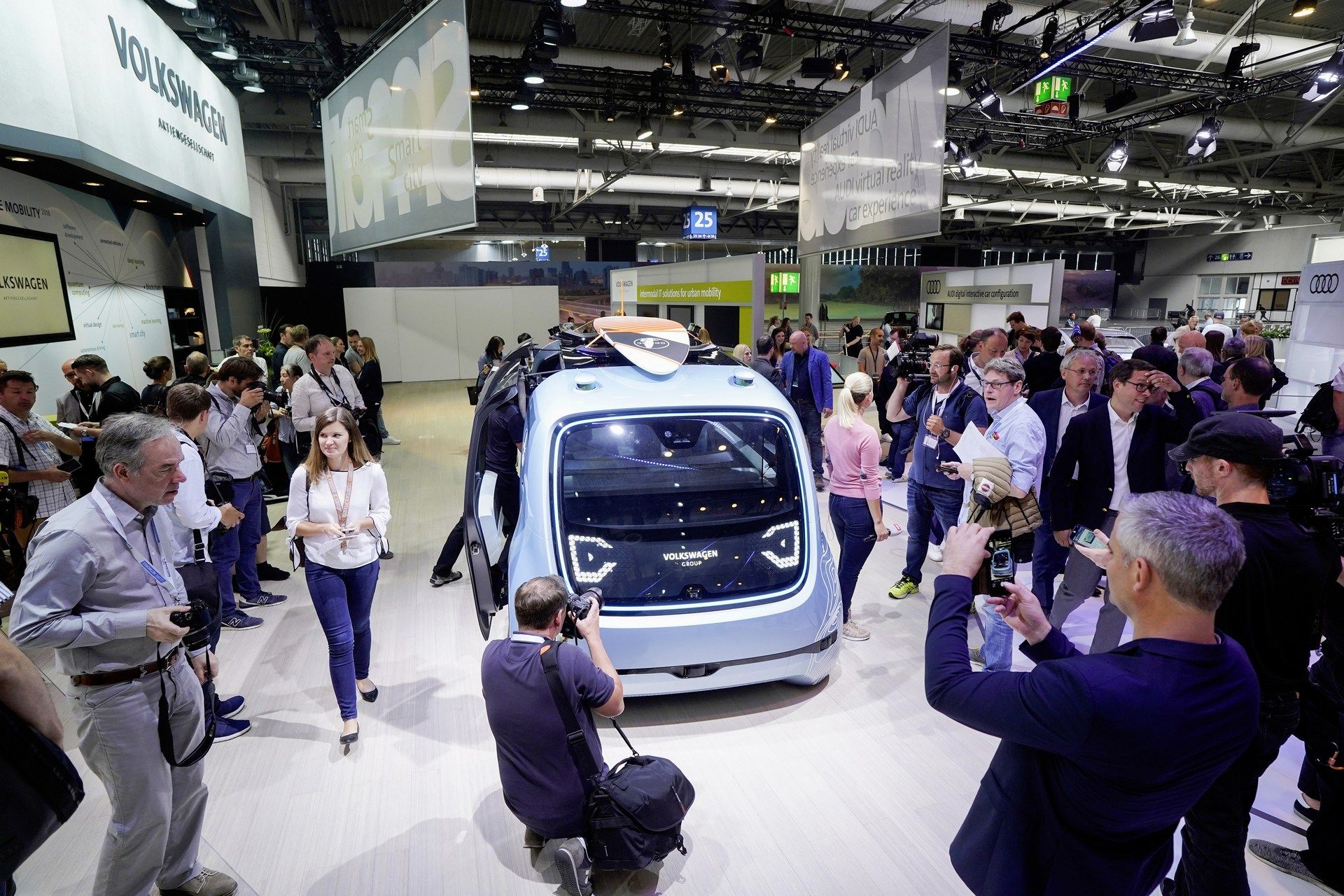 VW-SEDRIC-Active-Concept-2 VW’s SEDRIC Active Concept Is Designed For Surfers Who Don’t Like To Drive