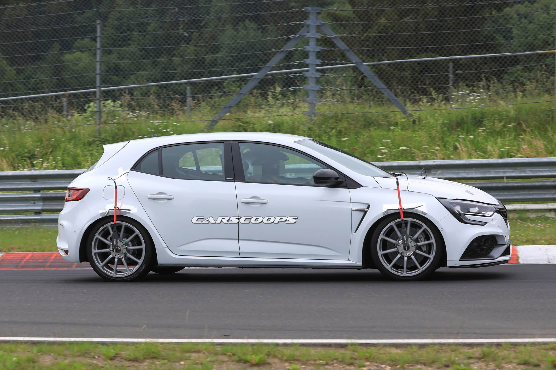 renault-megane-rs-trophy-spy-05 Renault’s Gunning For Ring Record With New Megane RS Trophy