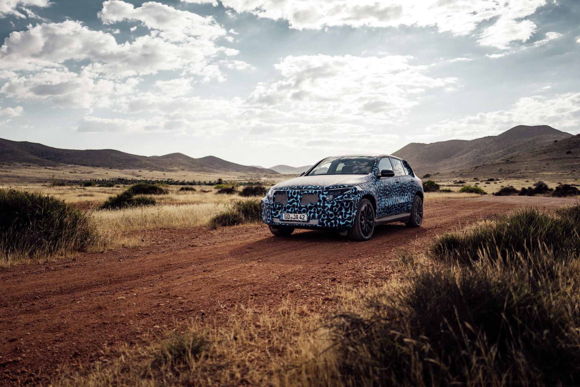 mercedes-benz-eqc-16 2020 Mercedes-Benz EQC Electric Crossover Switches To Blue Clothing As Production Nears
