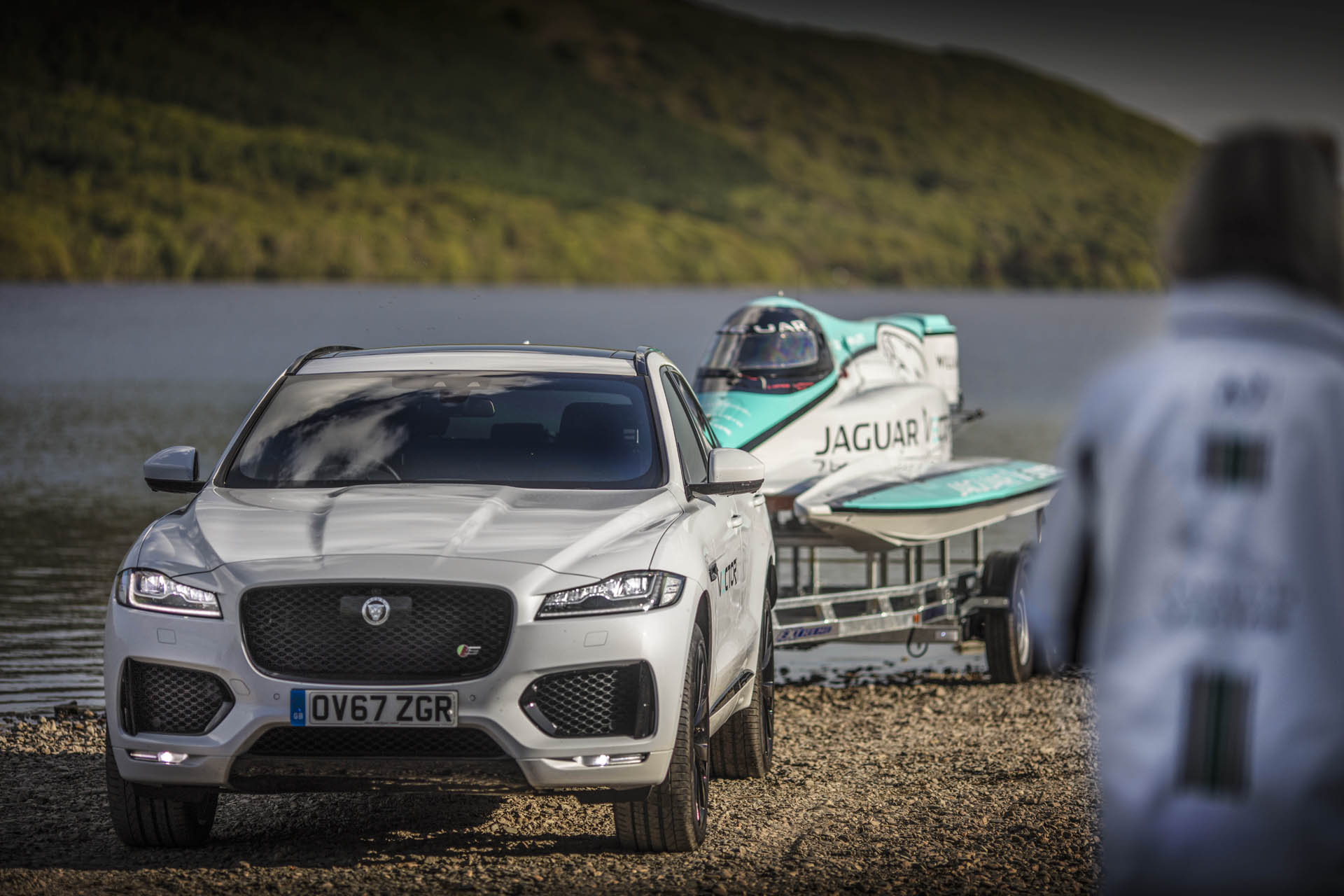 Jaguar Vector Racing 6 copy Jaguar Vector Racing Made The World’s Fastest Electric Motorboat