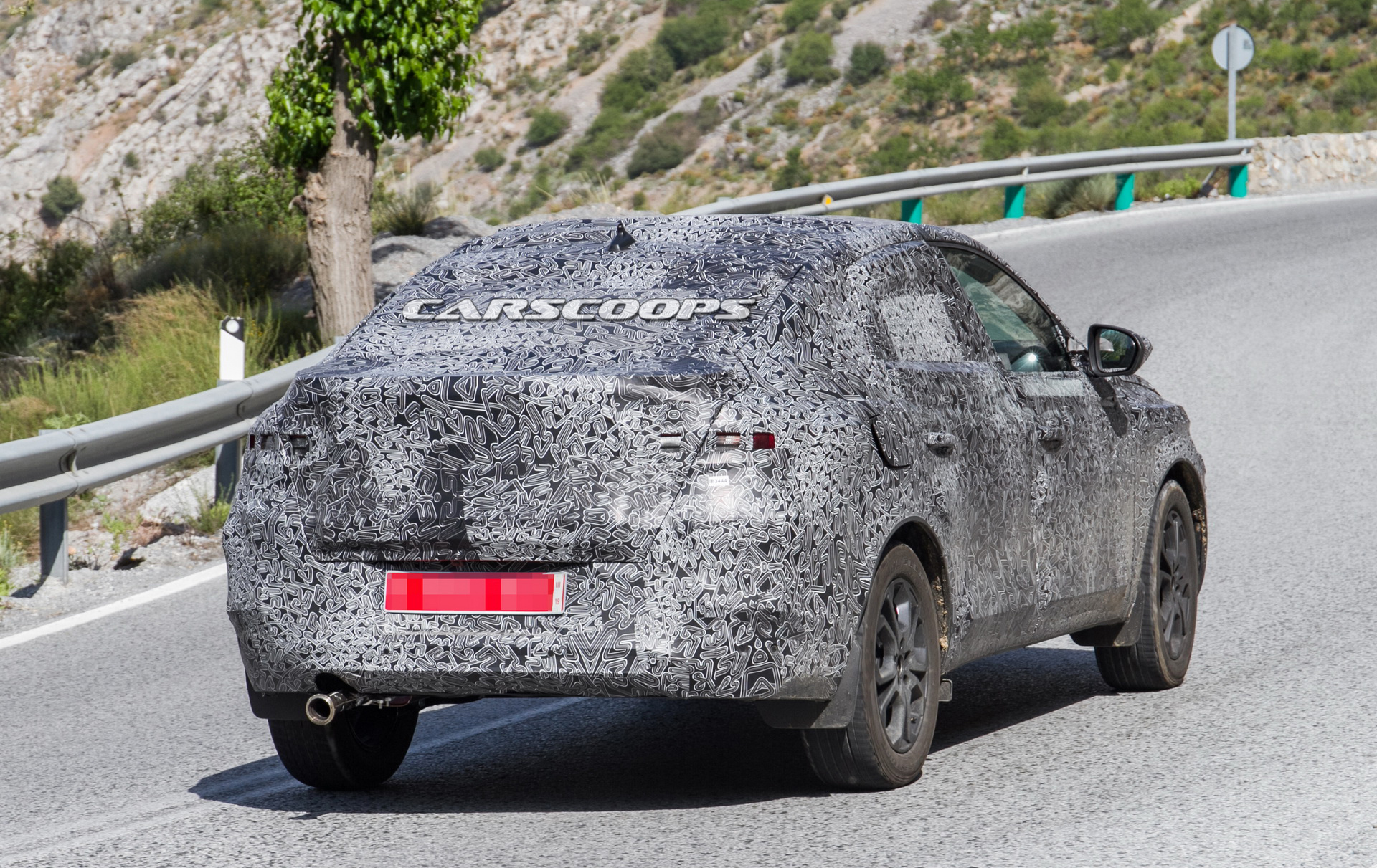Renault-Captur-Coupe-14 Renault Captur Coupe Spied: Your Budget BMW X6 For The Masses Is On The Way