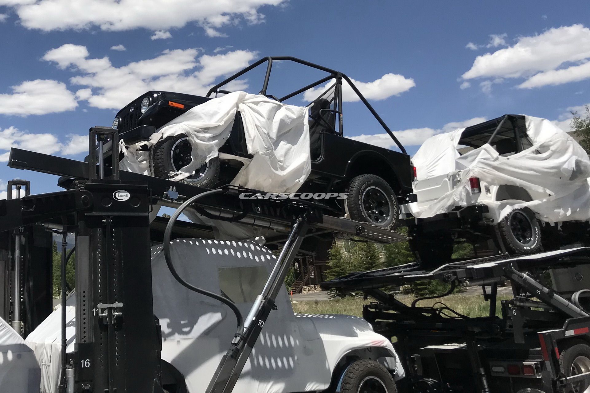 Mahindra-Jeep-42 Mahindra’s Jeep-Like Roxor Spotted On The Way To Dealers