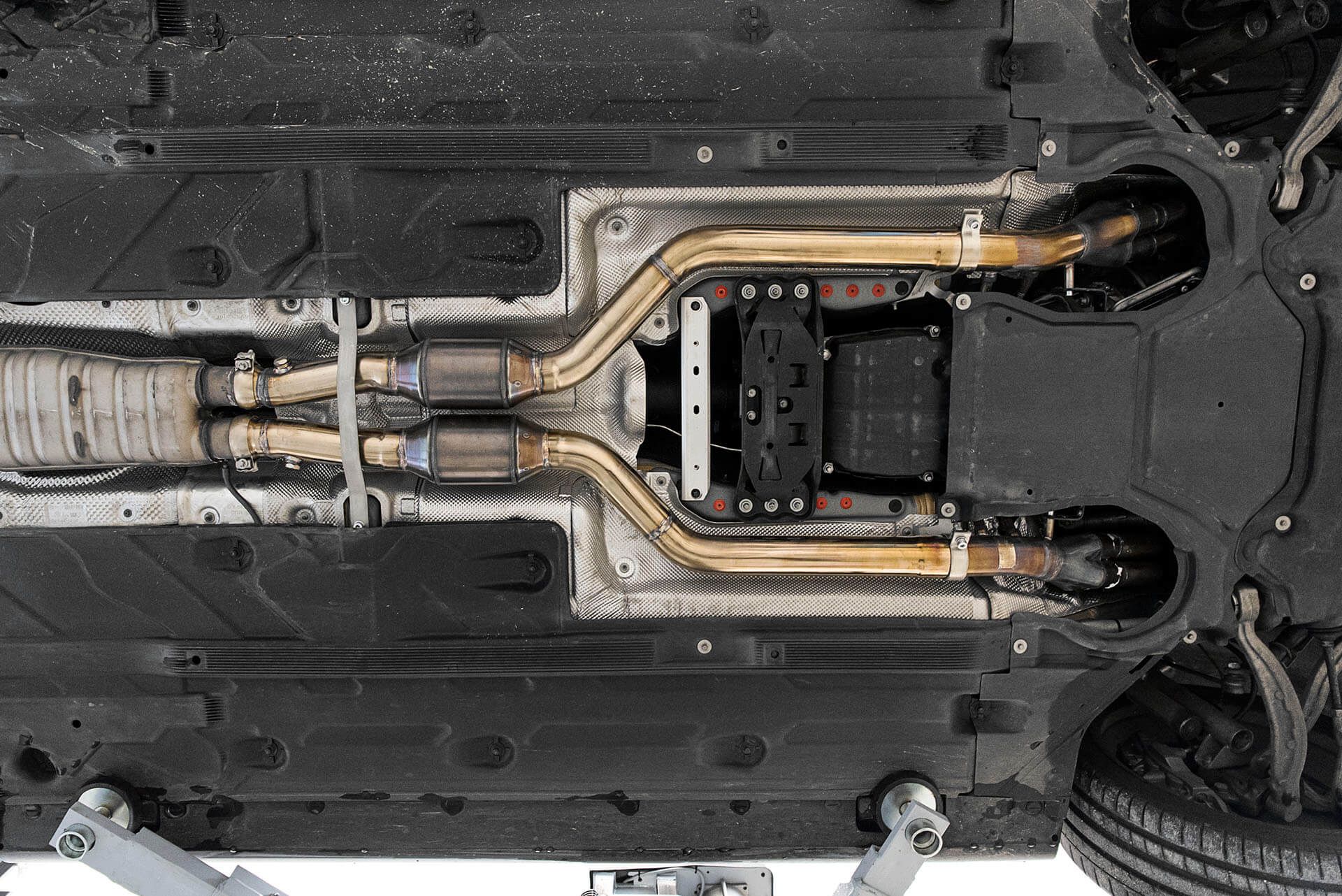 mercedes-benz-c63-amg-w204-mcchip-dkr-tuning-5 Would You Pay $110,000 To Tune Your Old Mercedes-AMG C63 To 818 Horses?