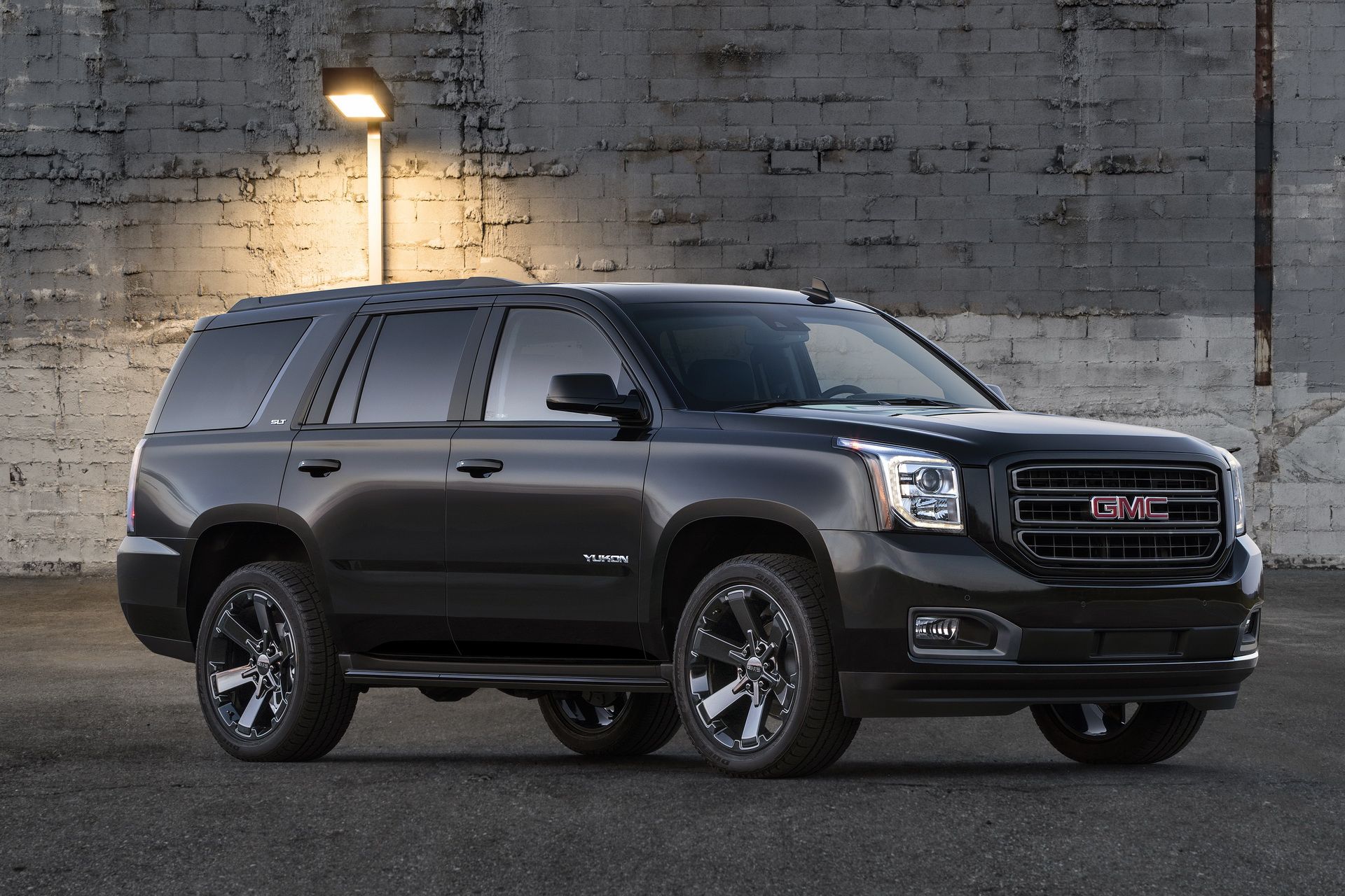 2019-gmc-yukon-graphite-edition-4 GMC Yukon Gains Two 2019 Graphite Edition Versions