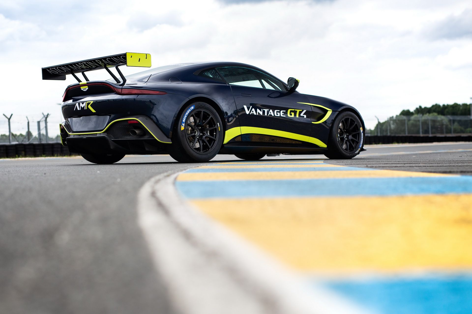 AstonMartin-Vantage-GT3-GT4-10 Aston Martin Debuts Vantage GT3 And GT4 Race Cars At Le Mans