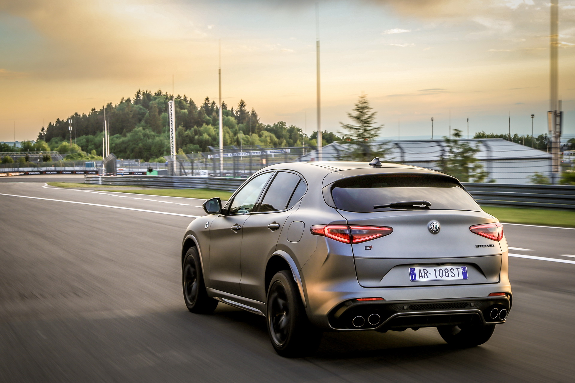 Alfa-Romeo_NRing_Giulia_Stelvio_03 Alfa Romeo Launches Limited NRing Editions Of Giulia And Stelvio Quadrifoglio In Europe