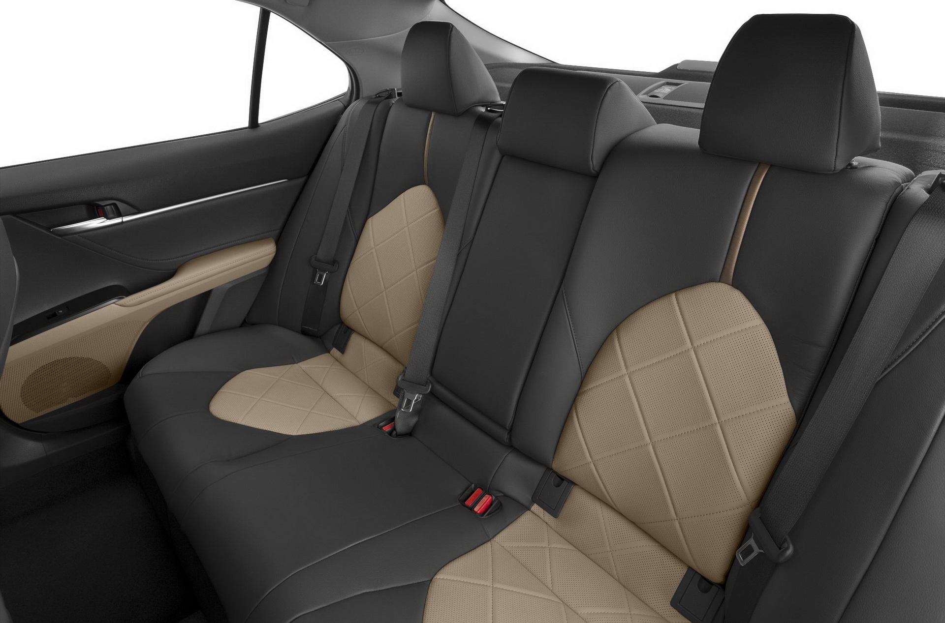 2018-toyota-camry-hybrid-15 Toyota Camry Is Coming Back To Europe With Hybrid Powertrain