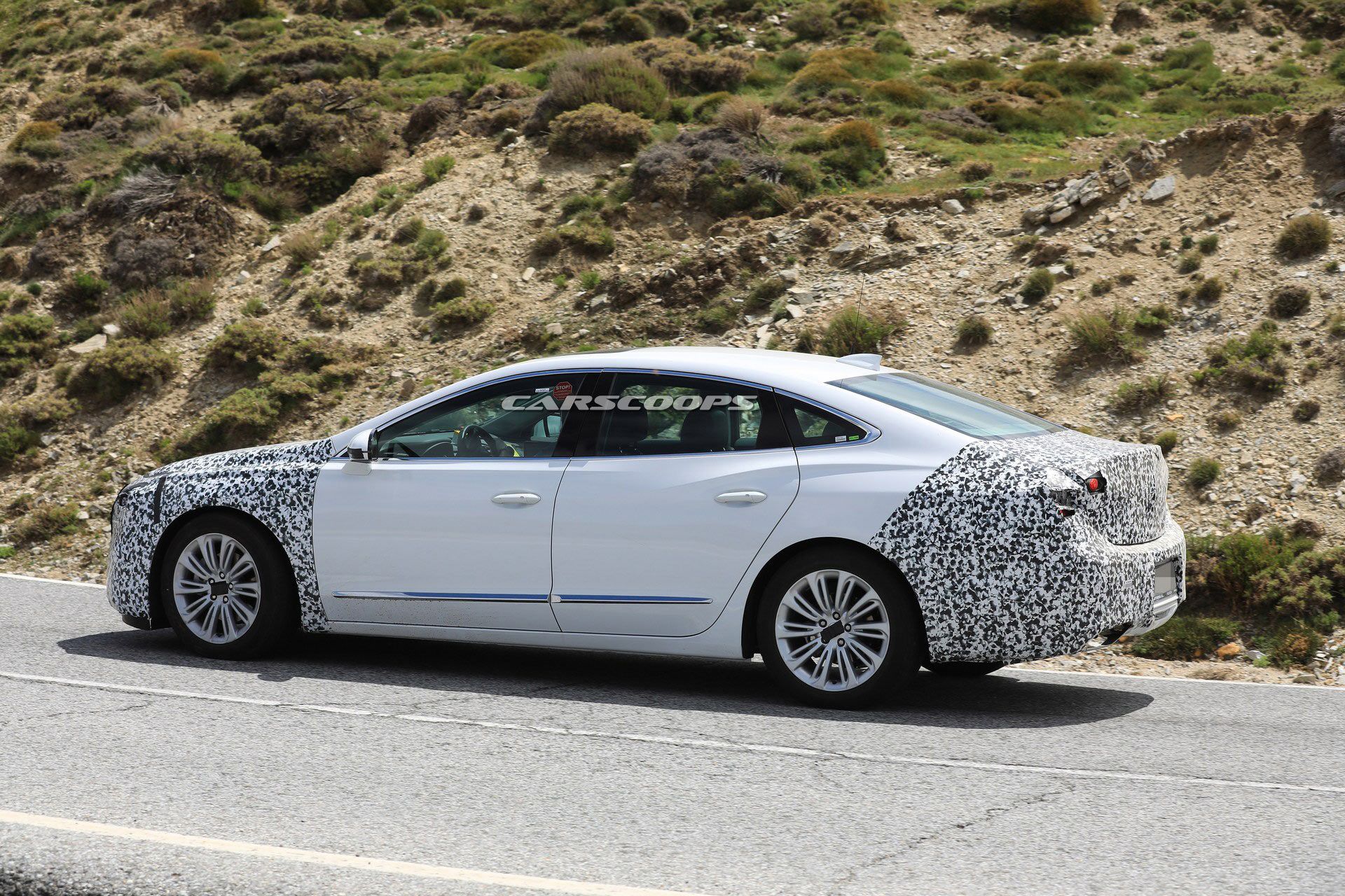 Buick-LaCrosse-Facelift-17 2020 Buick LaCrosse Facelift Spied With Minor Styling Changes