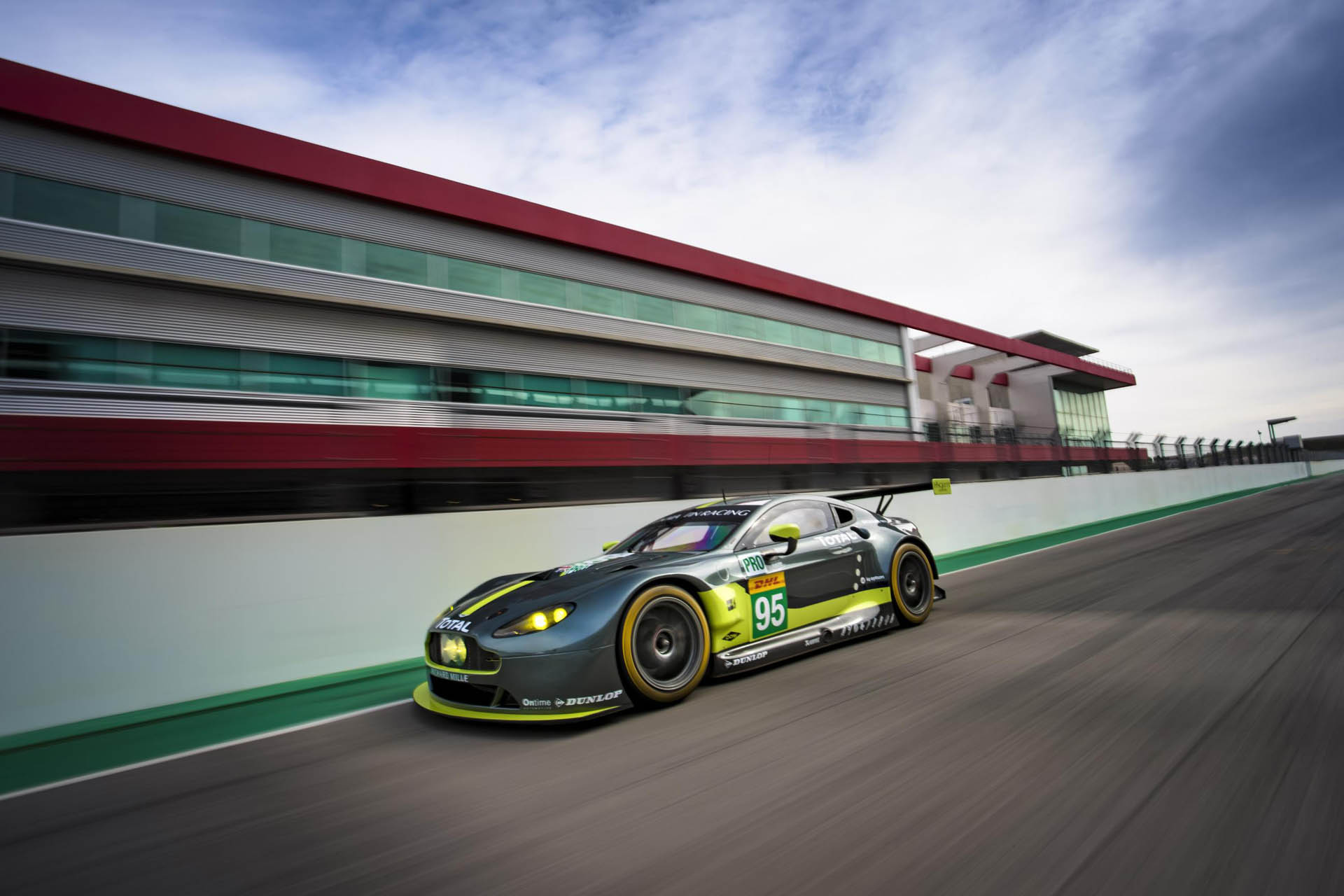 Silverstone-Aston-Martin-01 Aston Martin Opening New Test Center At Silverstone Circuit