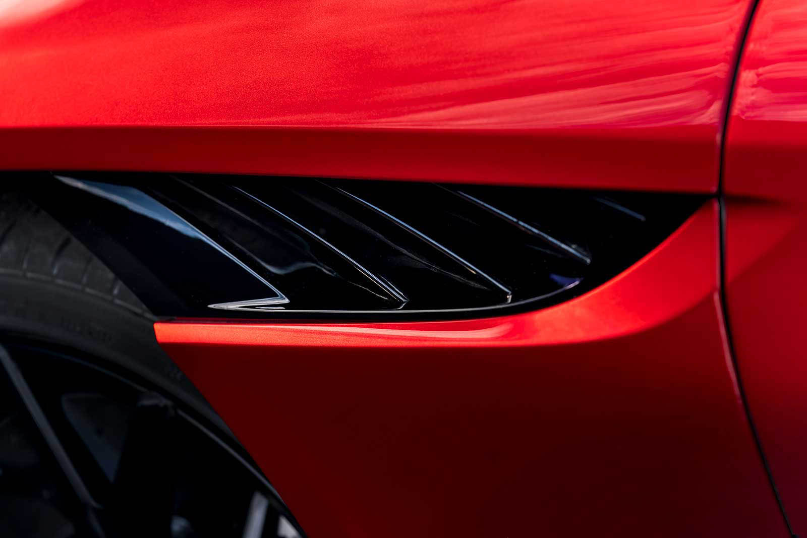 aston-martin-dbs-superleggera-leak-17 Aston Martin DBS Superleggera Arrives Suitably Early To The Party With Over 700HP