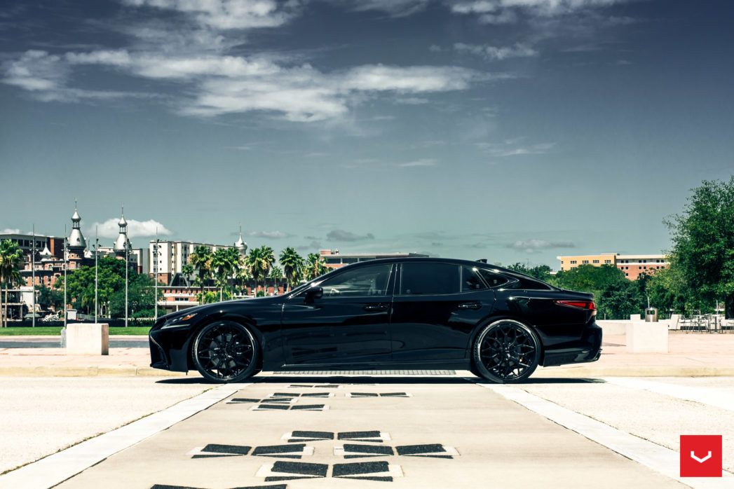 lexus-ls-500-vossen-wheels-5 Fifth-Gen Lexus LS Can Rock A Dark Theme As Well As Any Car