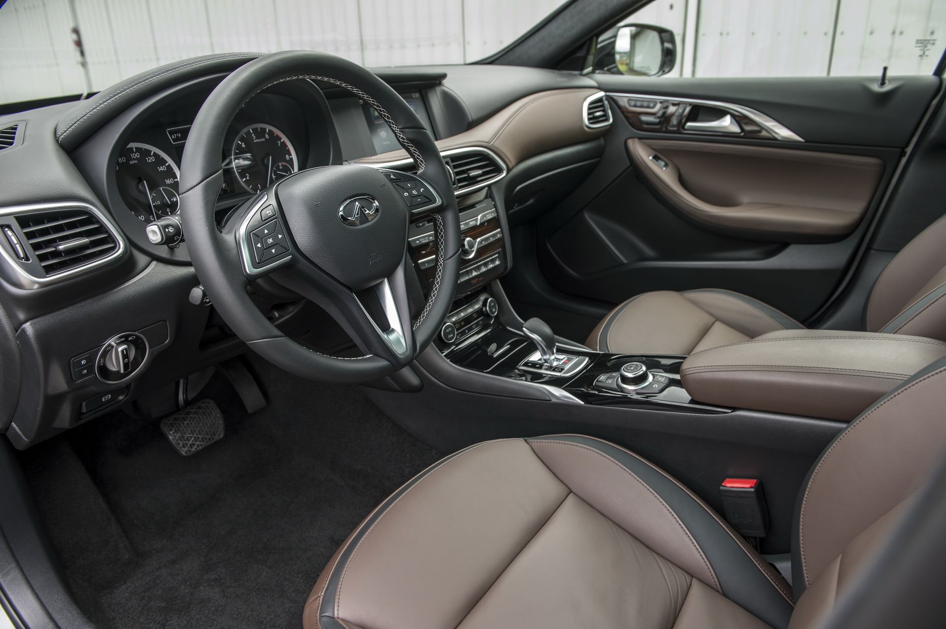 2018-infiniti-qx30-9 2018.5 Infiniti QX30 Adds More Equipment, Gets More Expensive