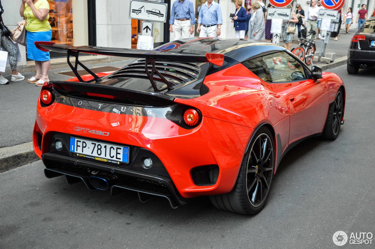 lotus-evora-gt430-spotted-milan-6 Two-Tone Lotus Evora GT430 Turns Is An Unlikely Head-Turner