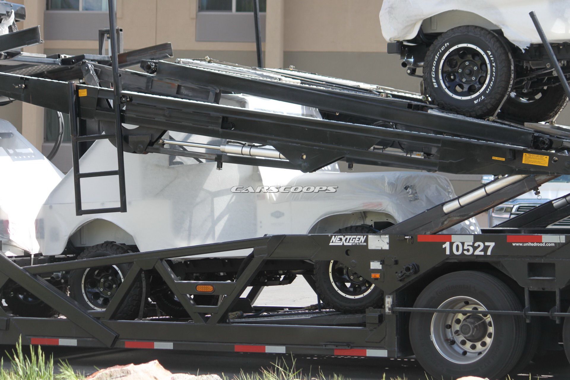 Mahindra-Jeep-8 Mahindra’s Jeep-Like Roxor Spotted On The Way To Dealers