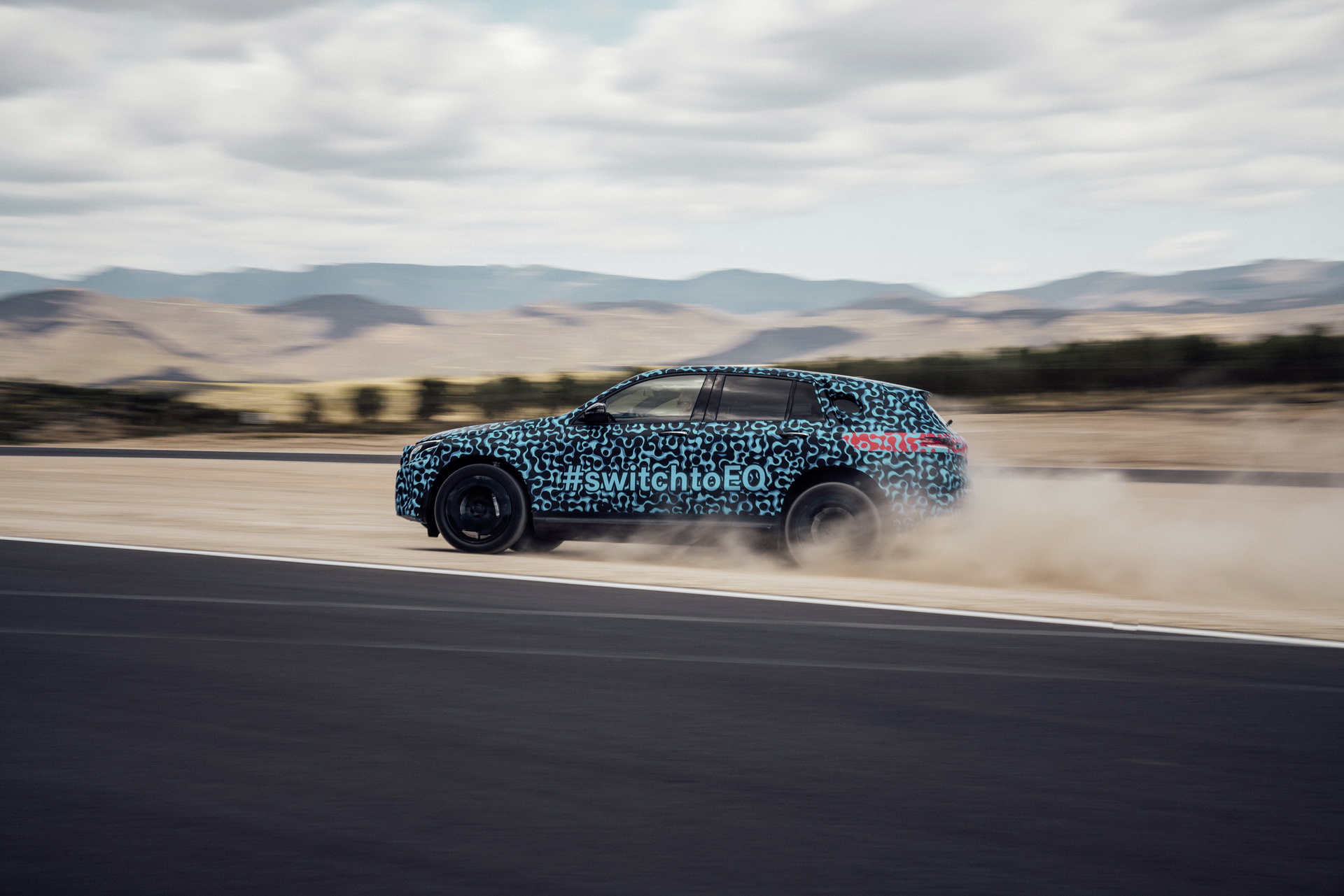 mercedes-benz-eqc-8 2020 Mercedes-Benz EQC Electric Crossover Switches To Blue Clothing As Production Nears