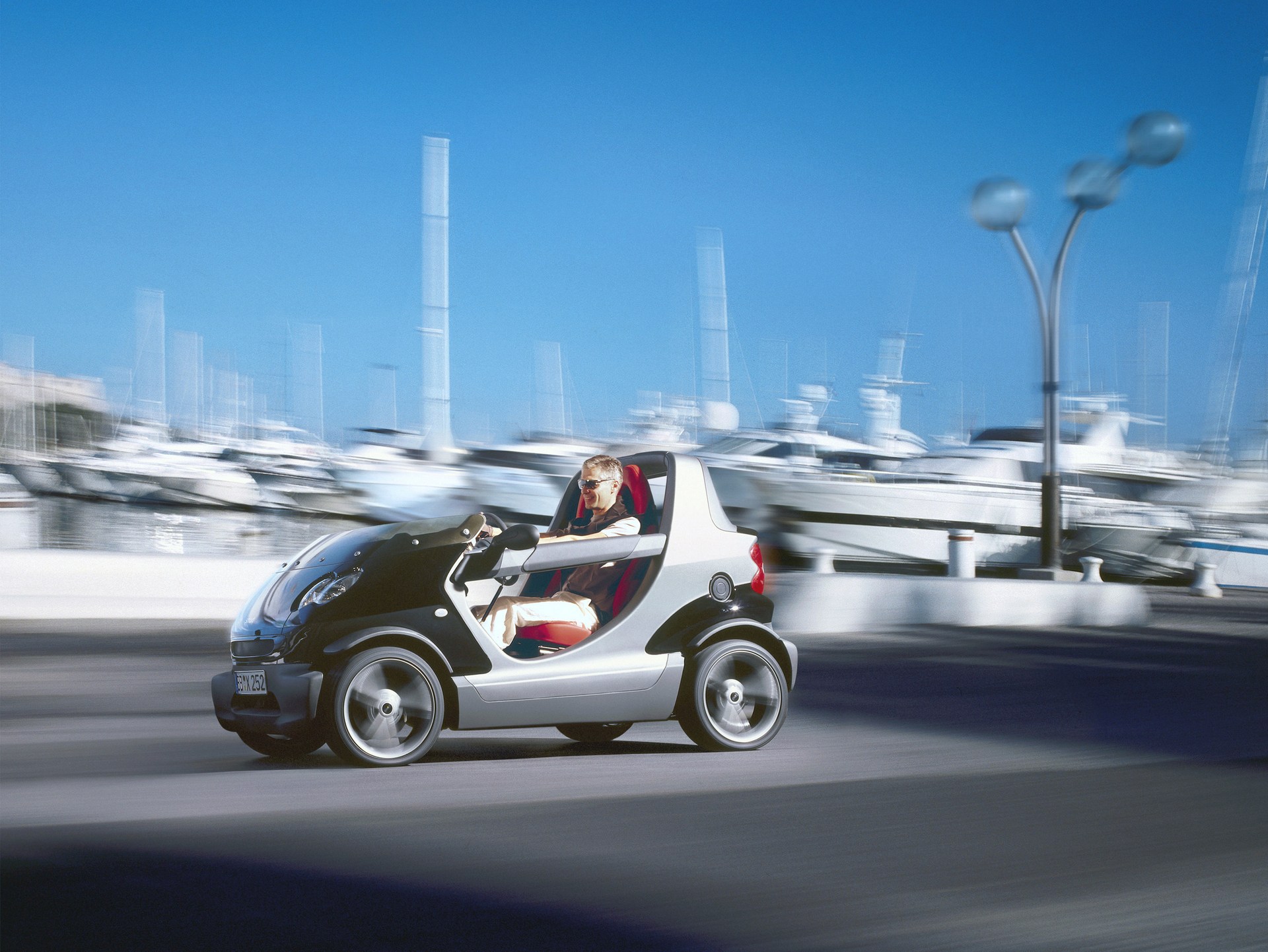 Smart-20th-Anniversary-24 Smart Celebrates 20 Years Of Production As EV Switch Causes Sales To Tumble