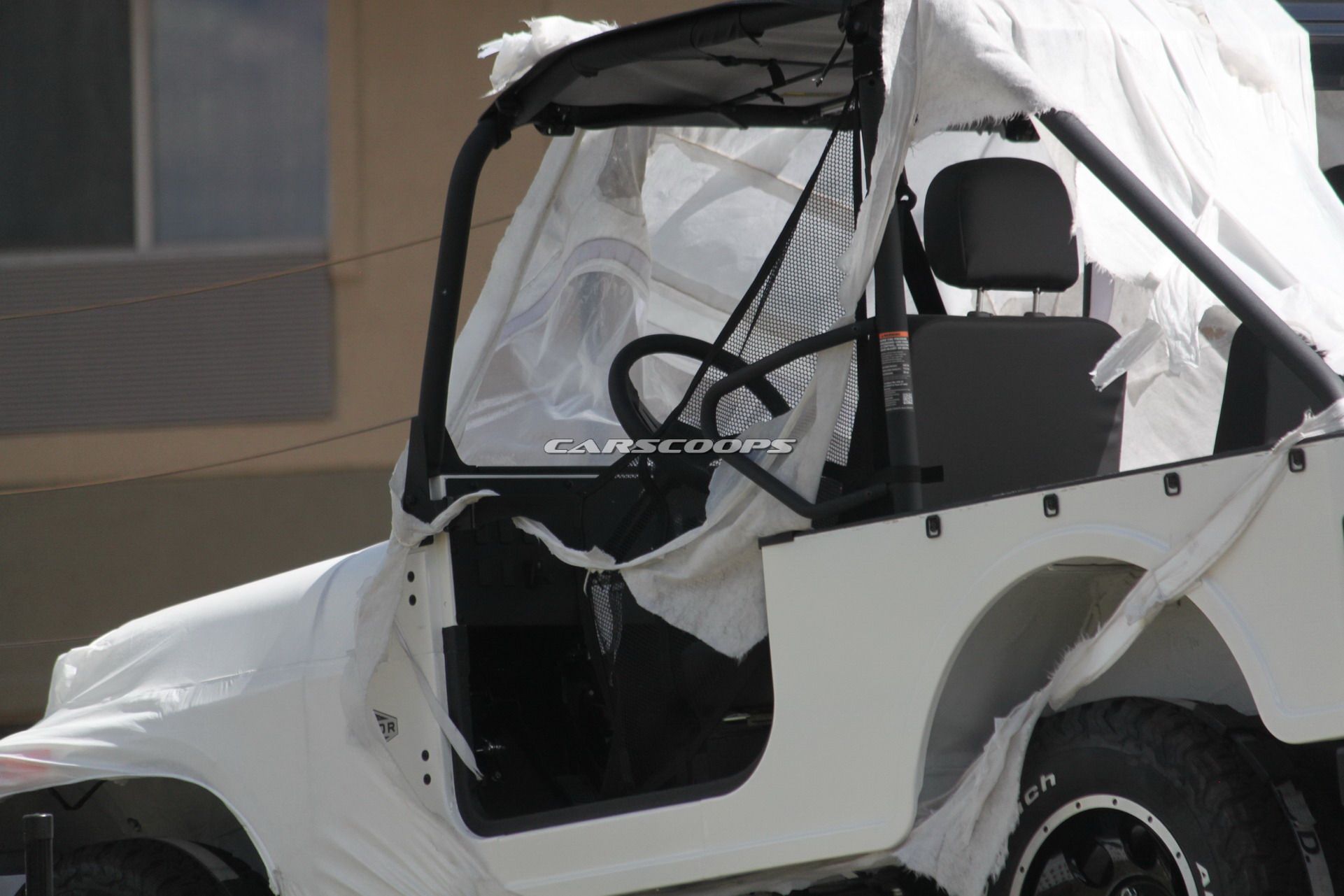 Mahindra-Jeep-12 Mahindra’s Jeep-Like Roxor Spotted On The Way To Dealers